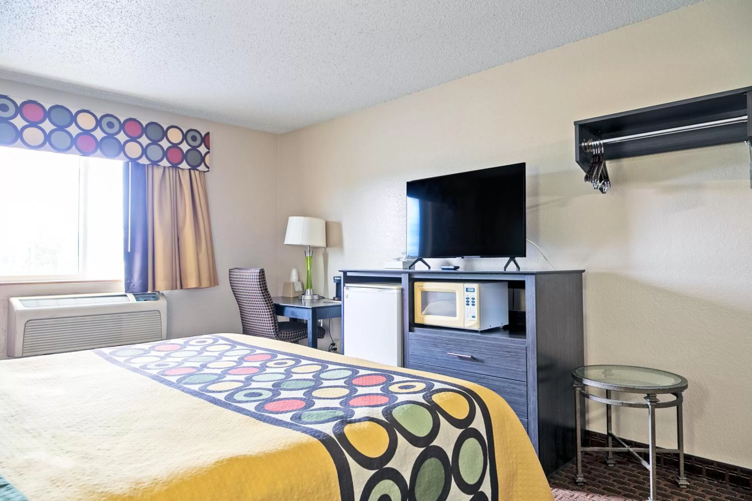 Bed in Super 8 by Wyndham Augusta Ft Eisenhower Area