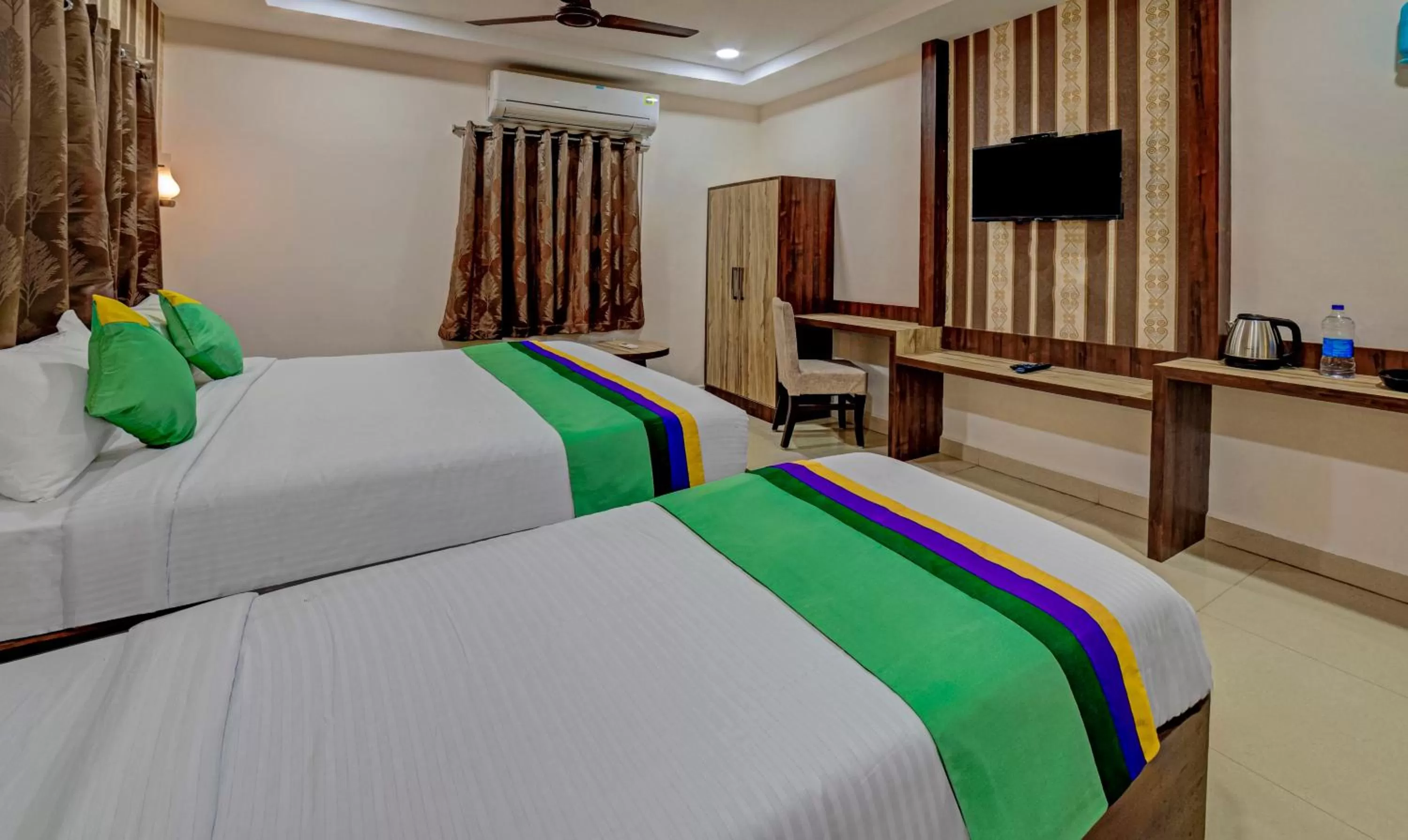 TV and multimedia, Bed in Treebo Seven Inn