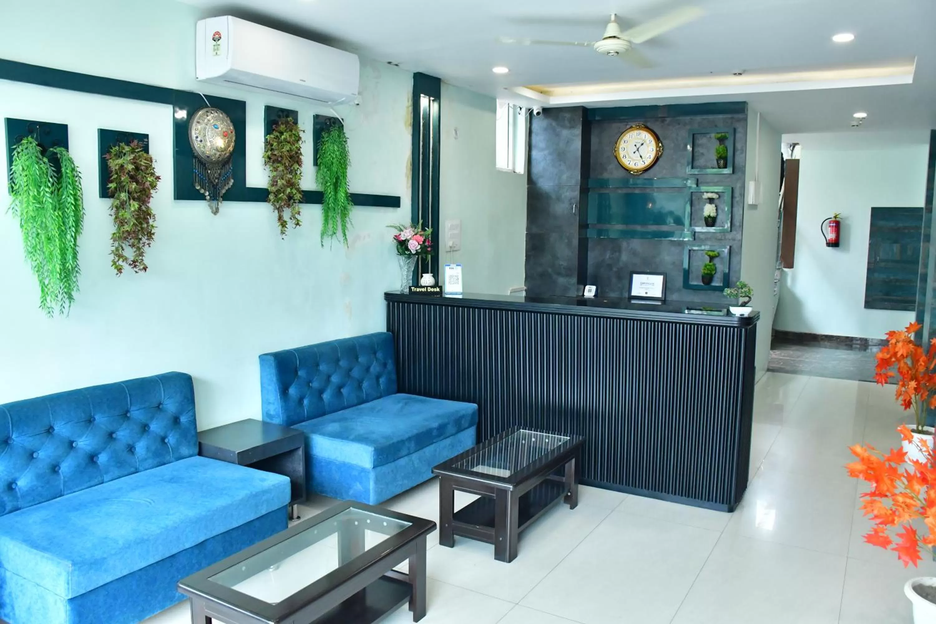 Lobby or reception in Hotel Yatharth Inn