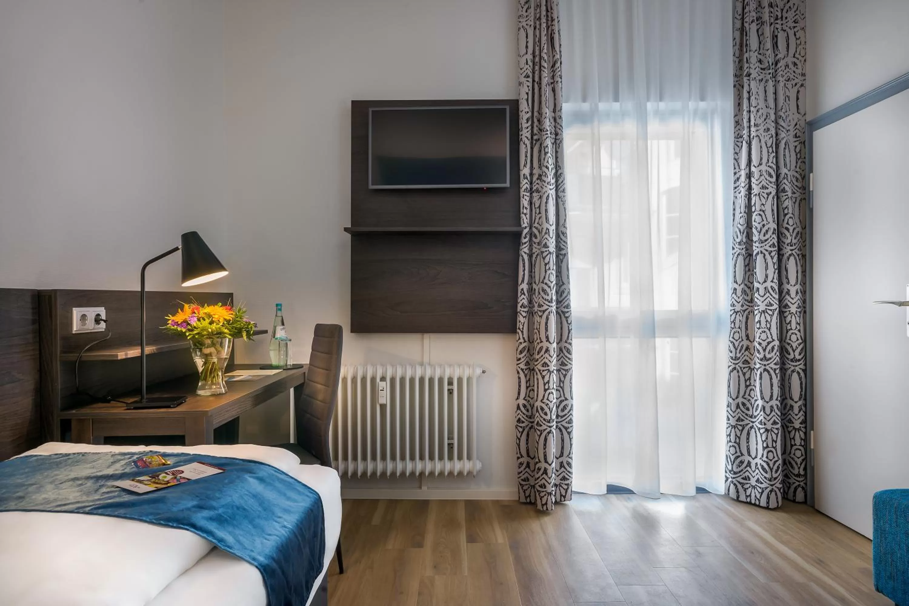 TV and multimedia, Bed in Hotel Ruf