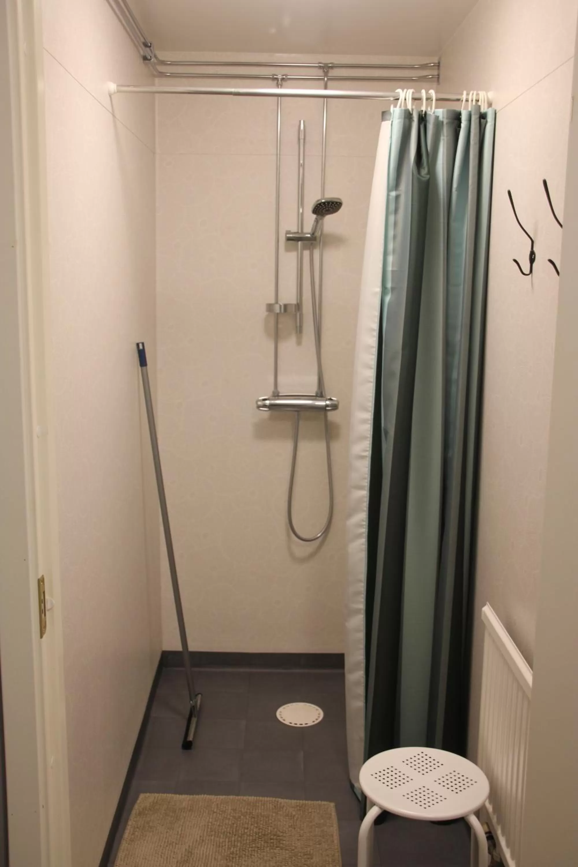 Shower, Bathroom in Sköna Rum Fryksta