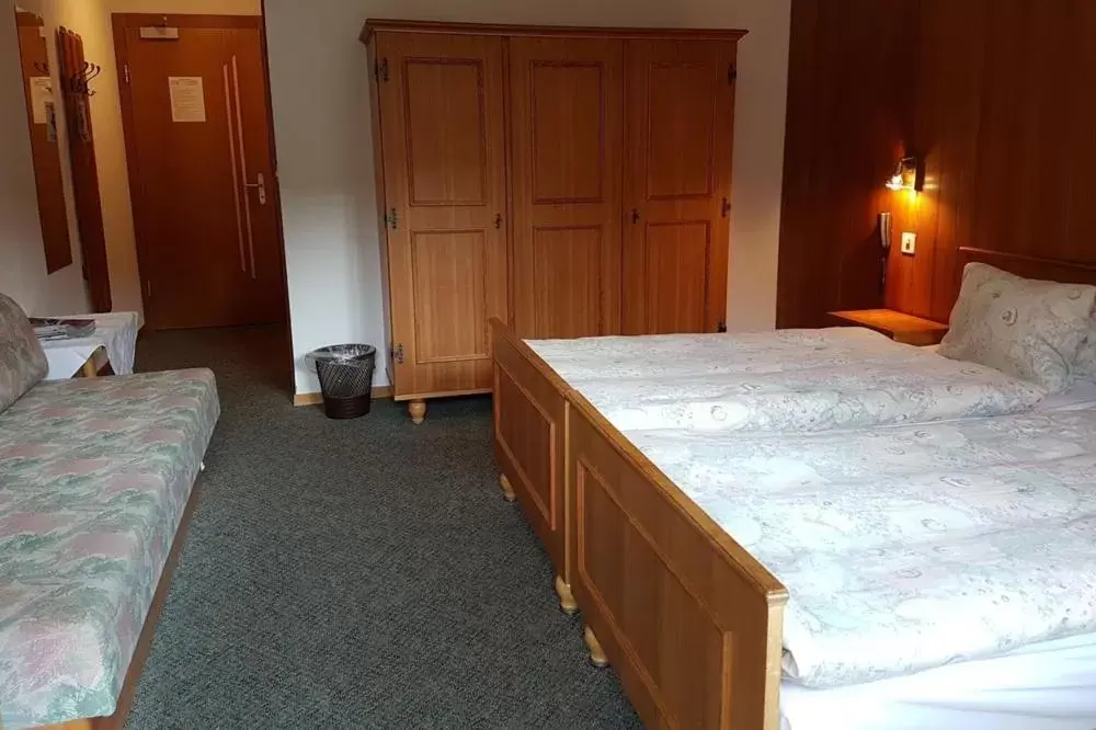 Double Room in Hotel Krone - only Bed & Breakfast Double Room in Hotel Krone - only Bed & Breakfast