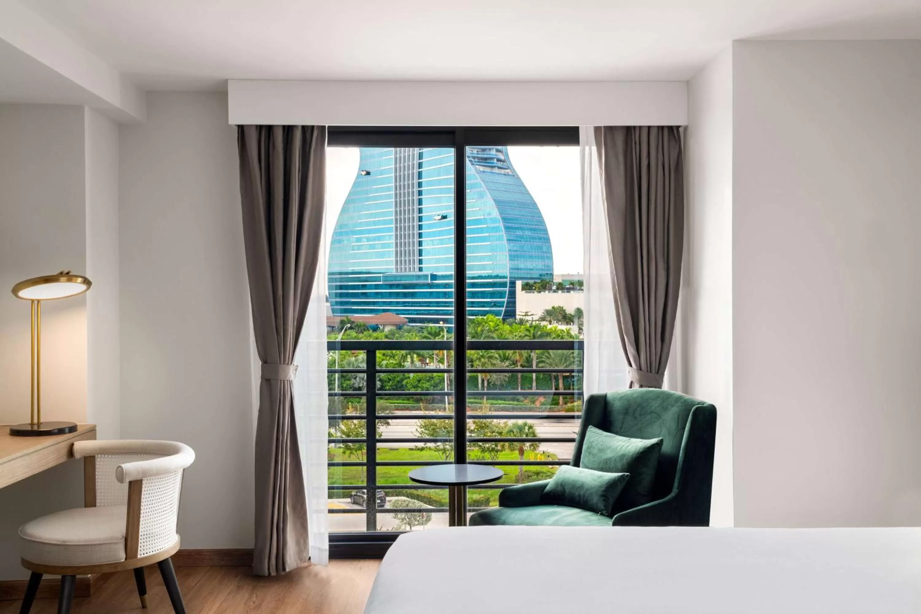 Photo of the whole room, Bed in Dolce by Wyndham Hollywood