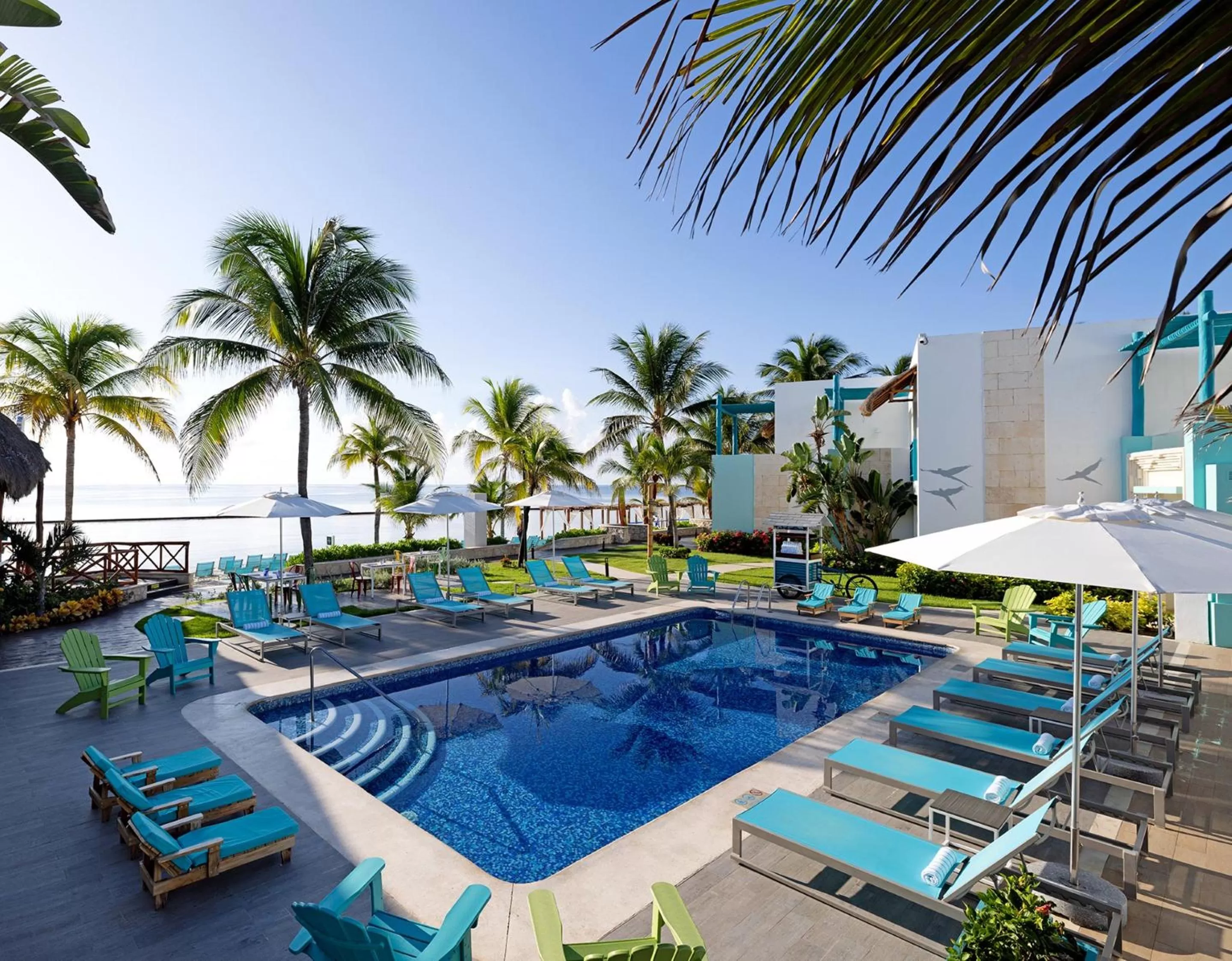 Swimming pool in Margaritaville Island Reserve Riviera Cancún - A Karisma All-Inclusive Experience for All
