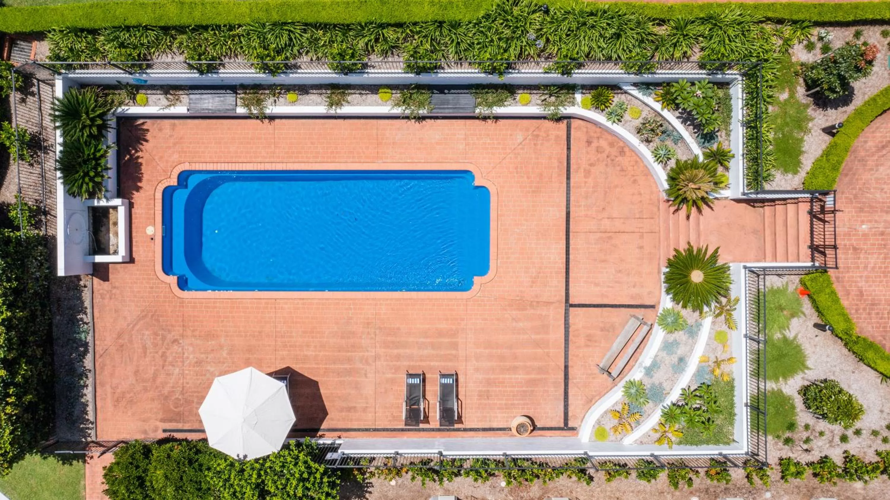 Pool view in Camden Valley Inn