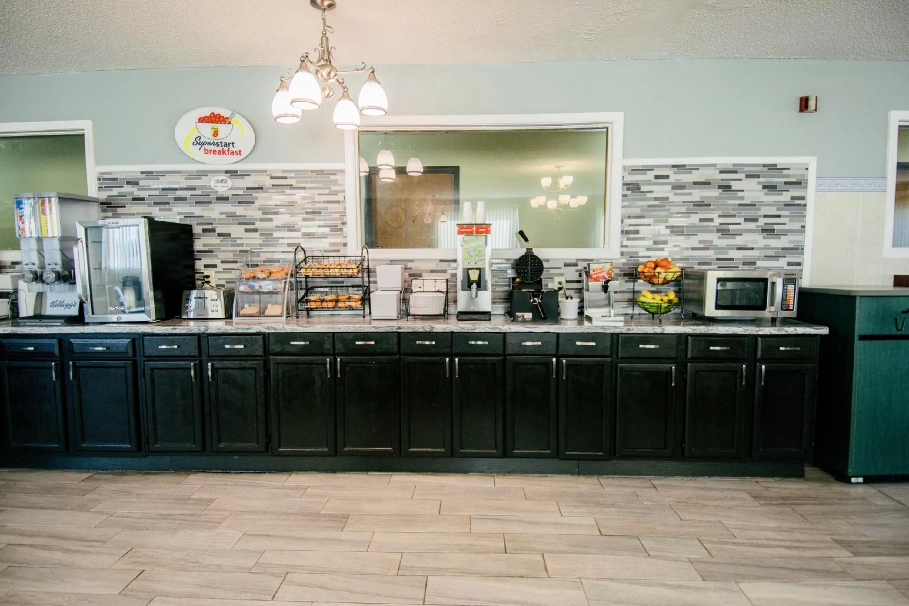 Continental breakfast in Super 8 by Wyndham McLean/Bloomington SW