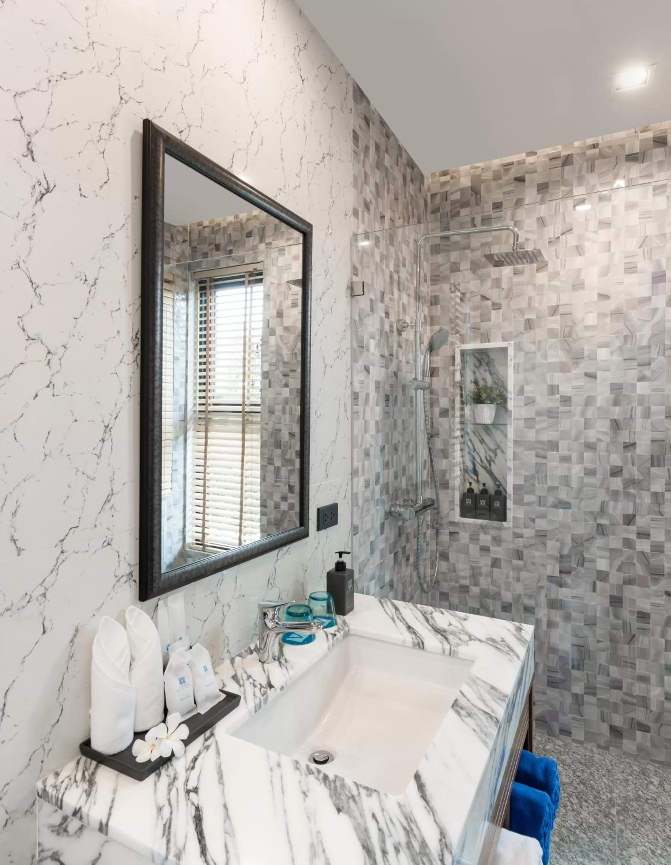 Shower, Bed in Vann Hua Hin Resort