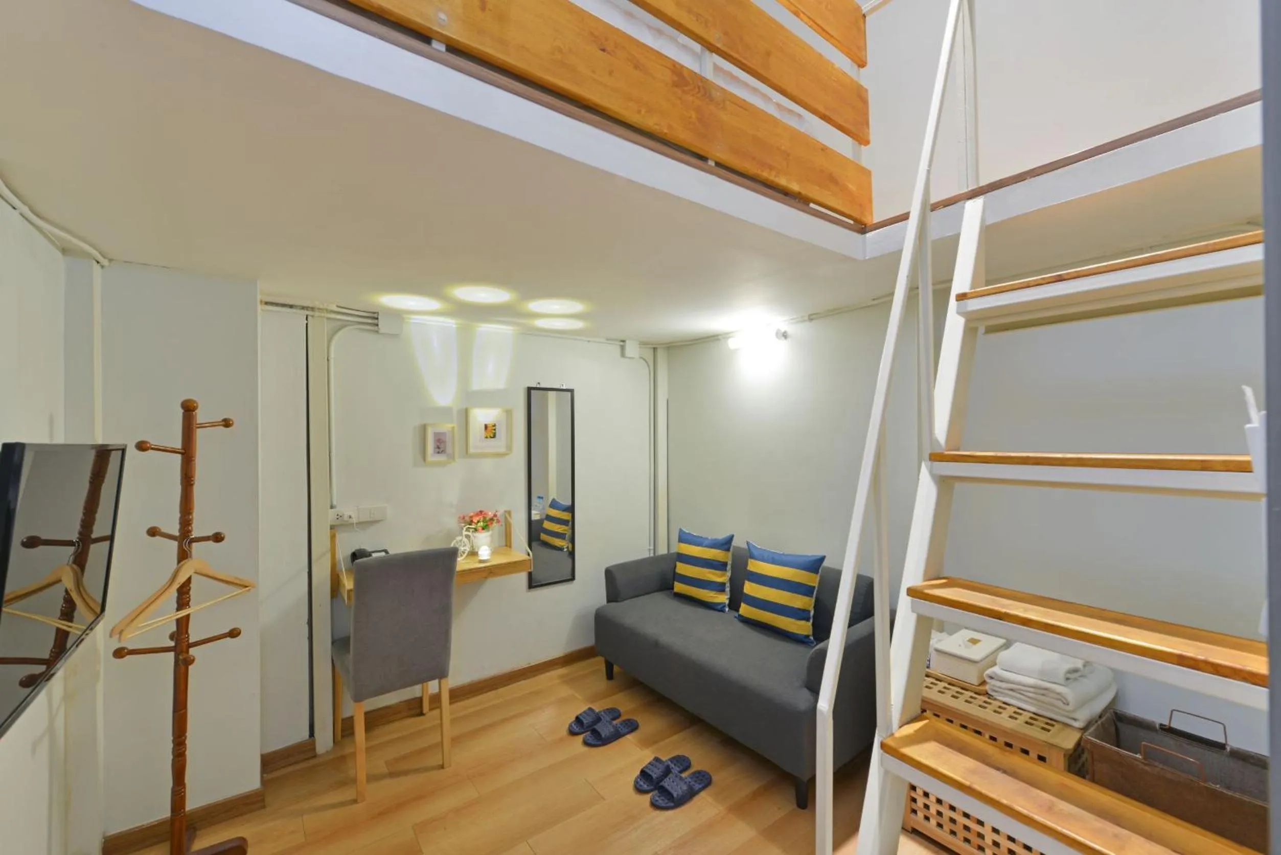 Seating area, Bed in StayAt Bedever Bangkok Hotel