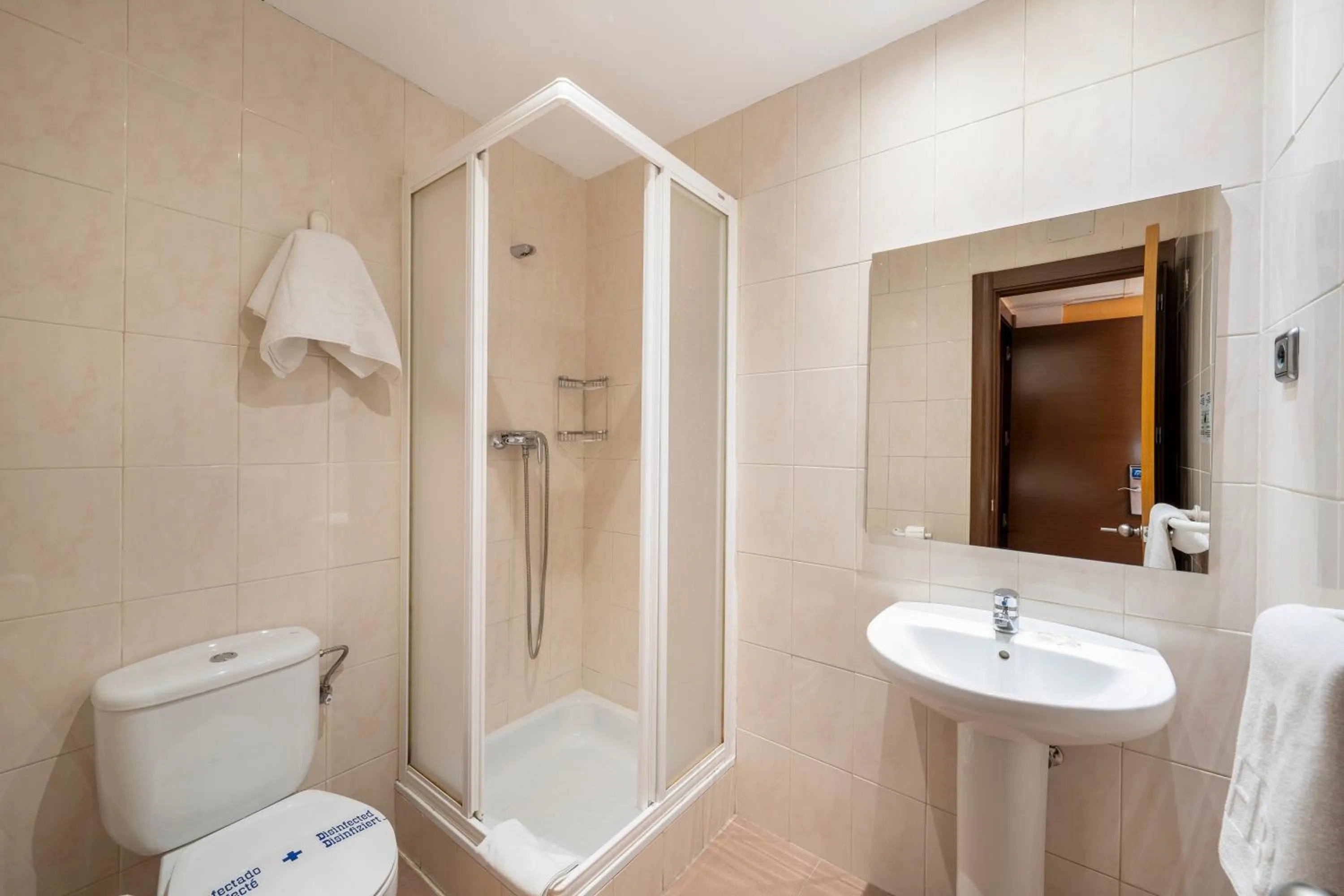 Toilet in Hostal Ballesta