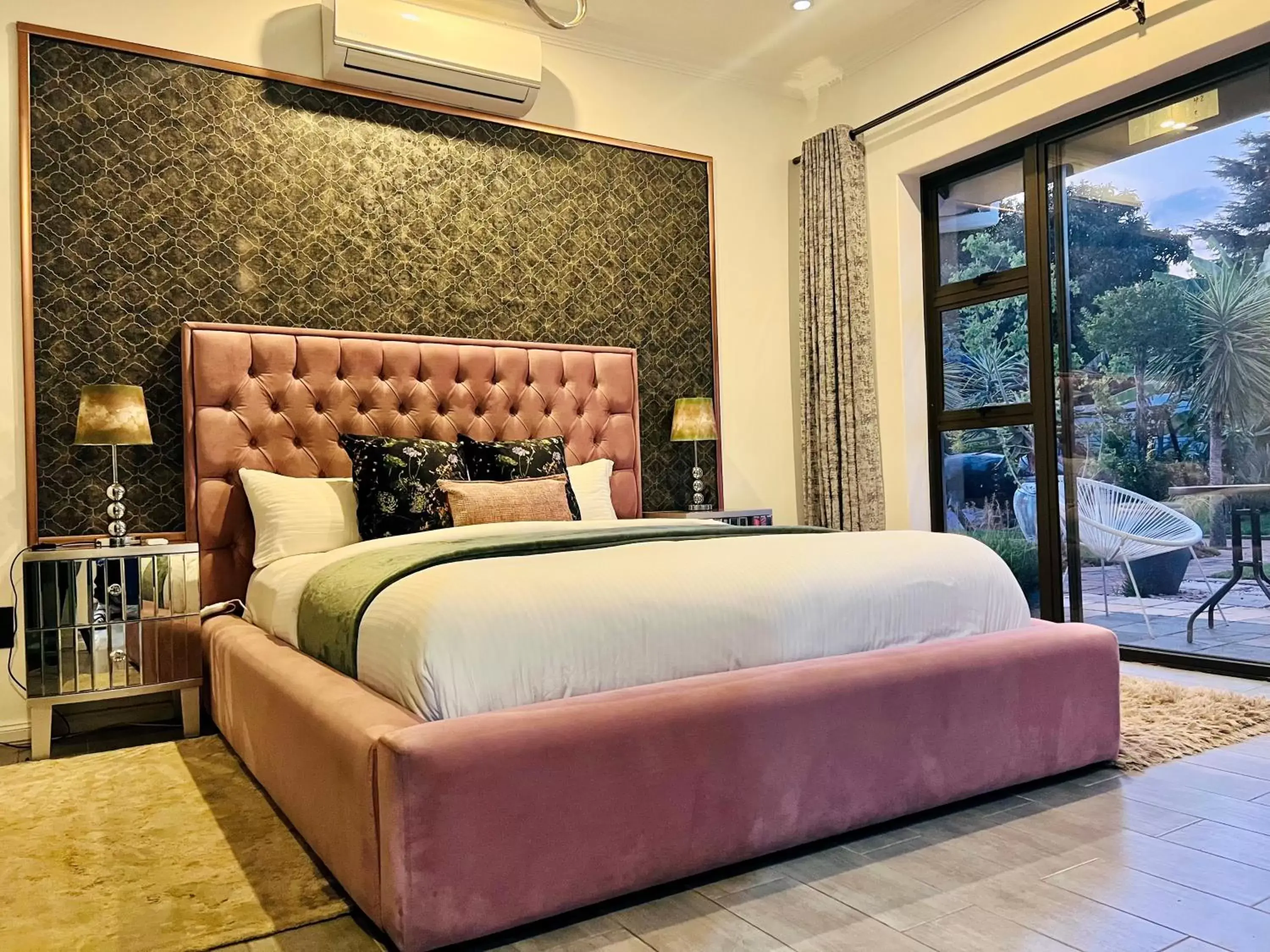 Superior Suite in 24 On Basil Inventive suites Superior Suite in 24 On Basil Inventive suites