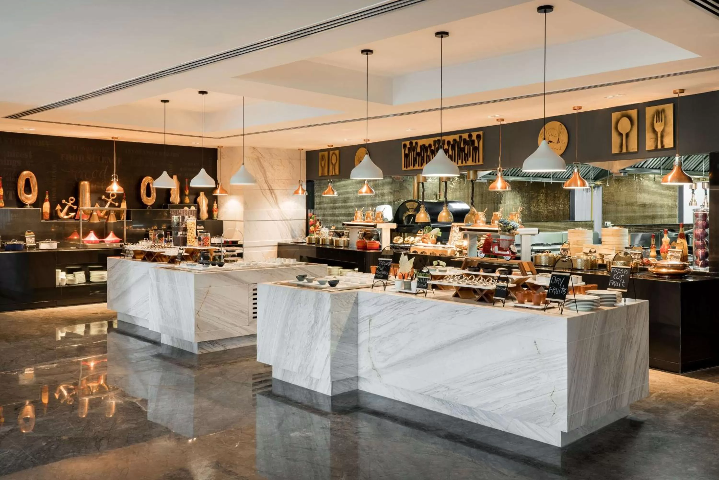 Restaurant/places to eat in Radisson Bhopal