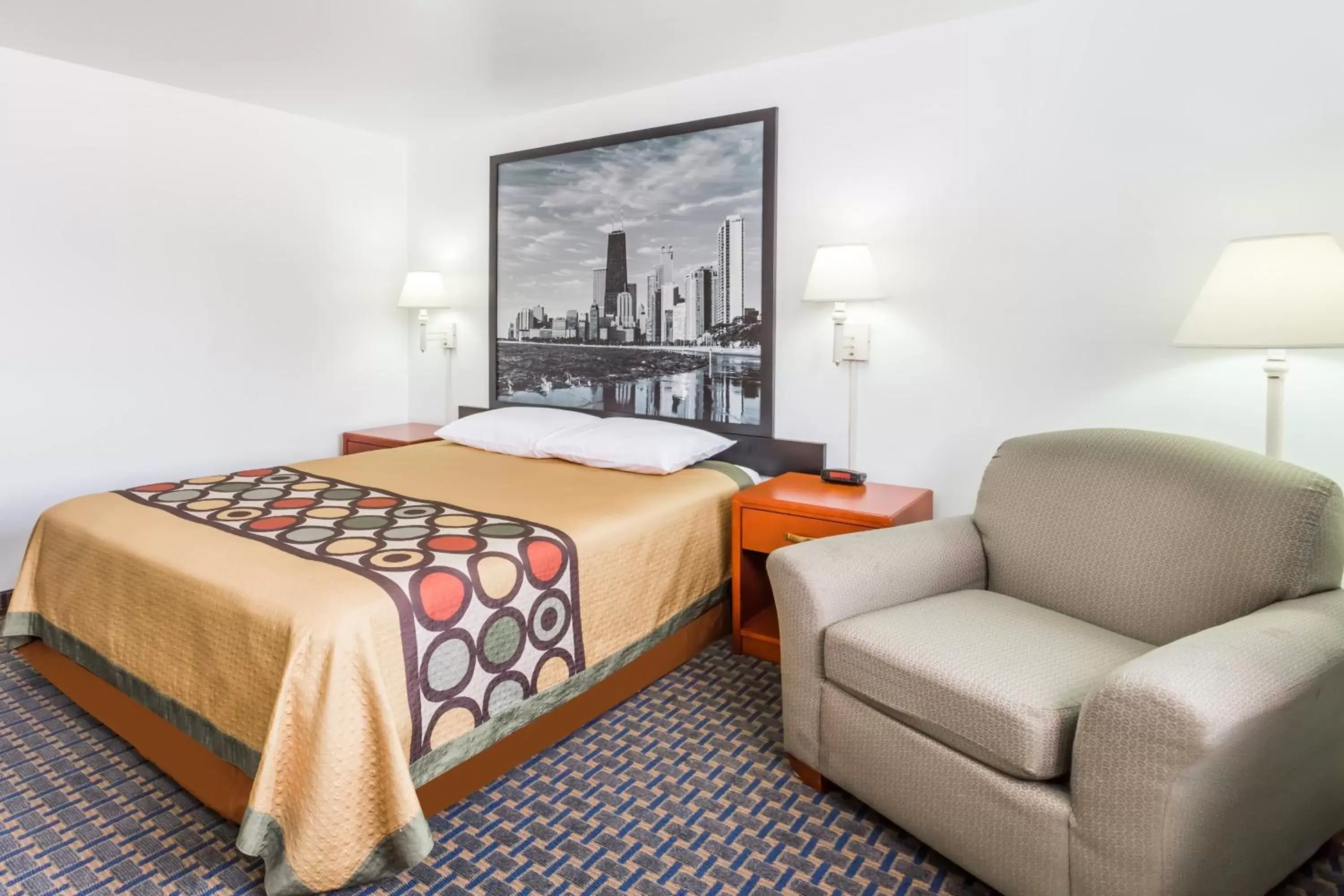 Queen Room - Non-Smoking in Super 8 by Wyndham Rock Falls Sterling Area Queen Room - Non-Smoking in Super 8 by Wyndham Rock Falls Sterling Area