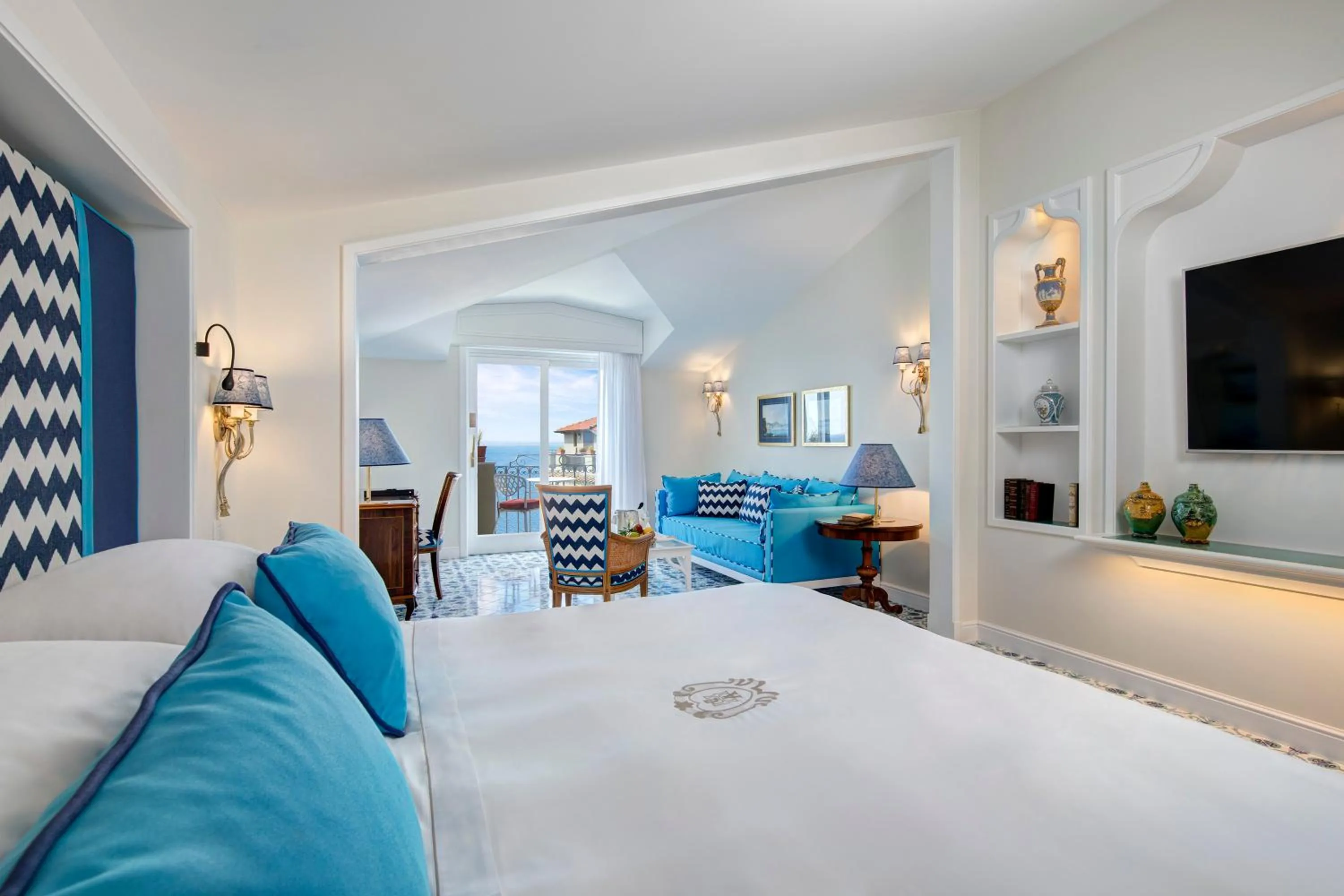 Photo of the whole room, Bed in Grand Hotel Ambasciatori