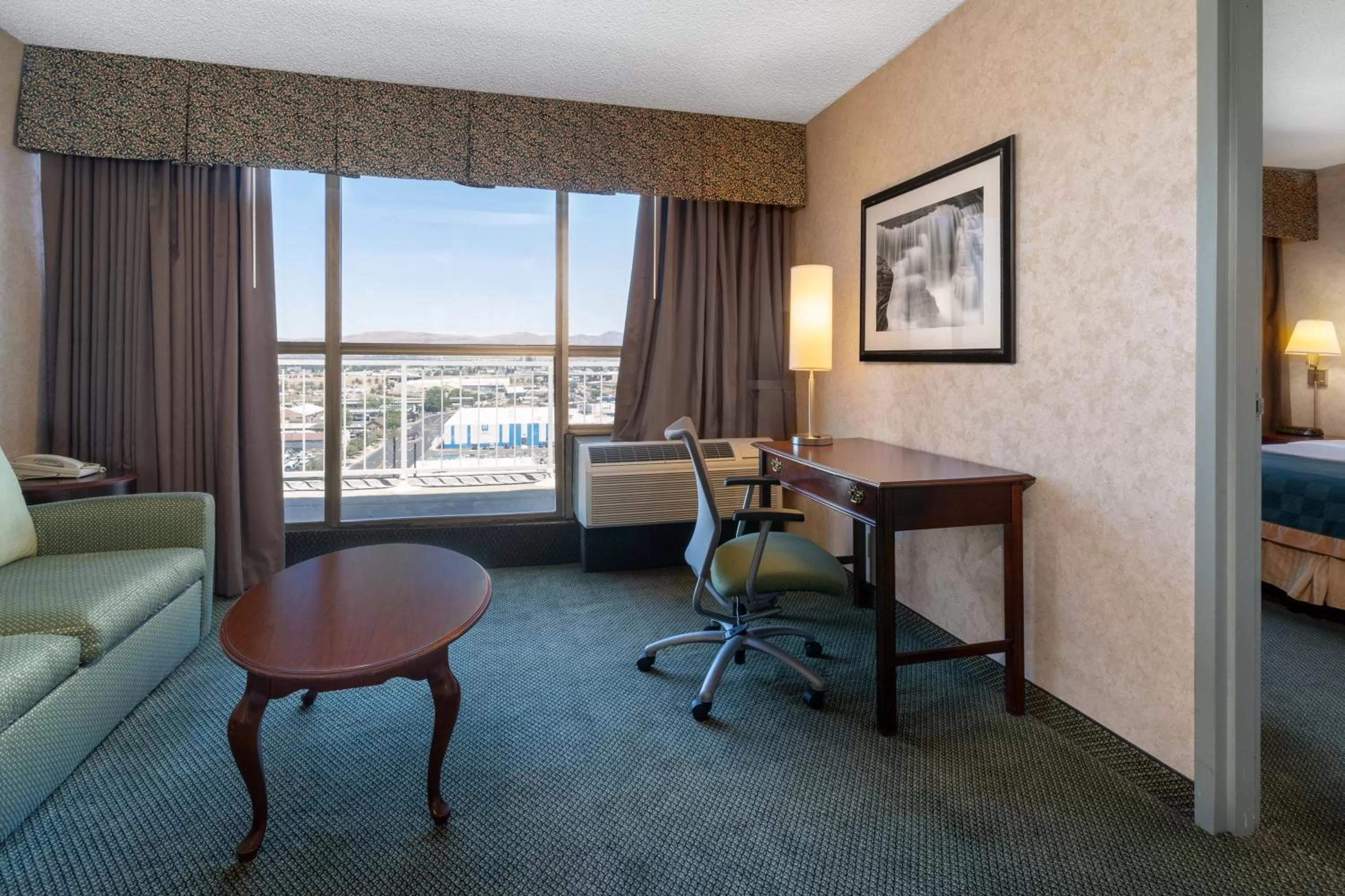 hair dresser, Bed in Ramada by Wyndham Reno Hotel & Casino