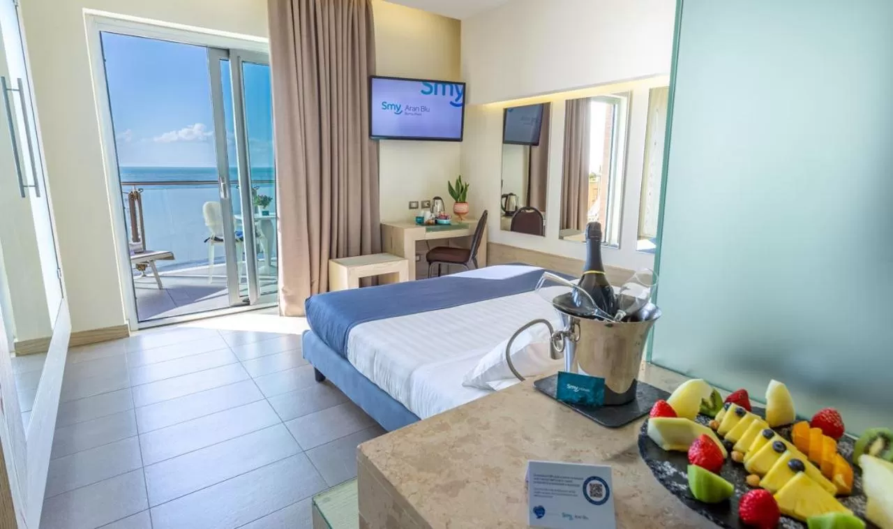 Bedroom, Bed in Smy Aran Blu Roma Mare