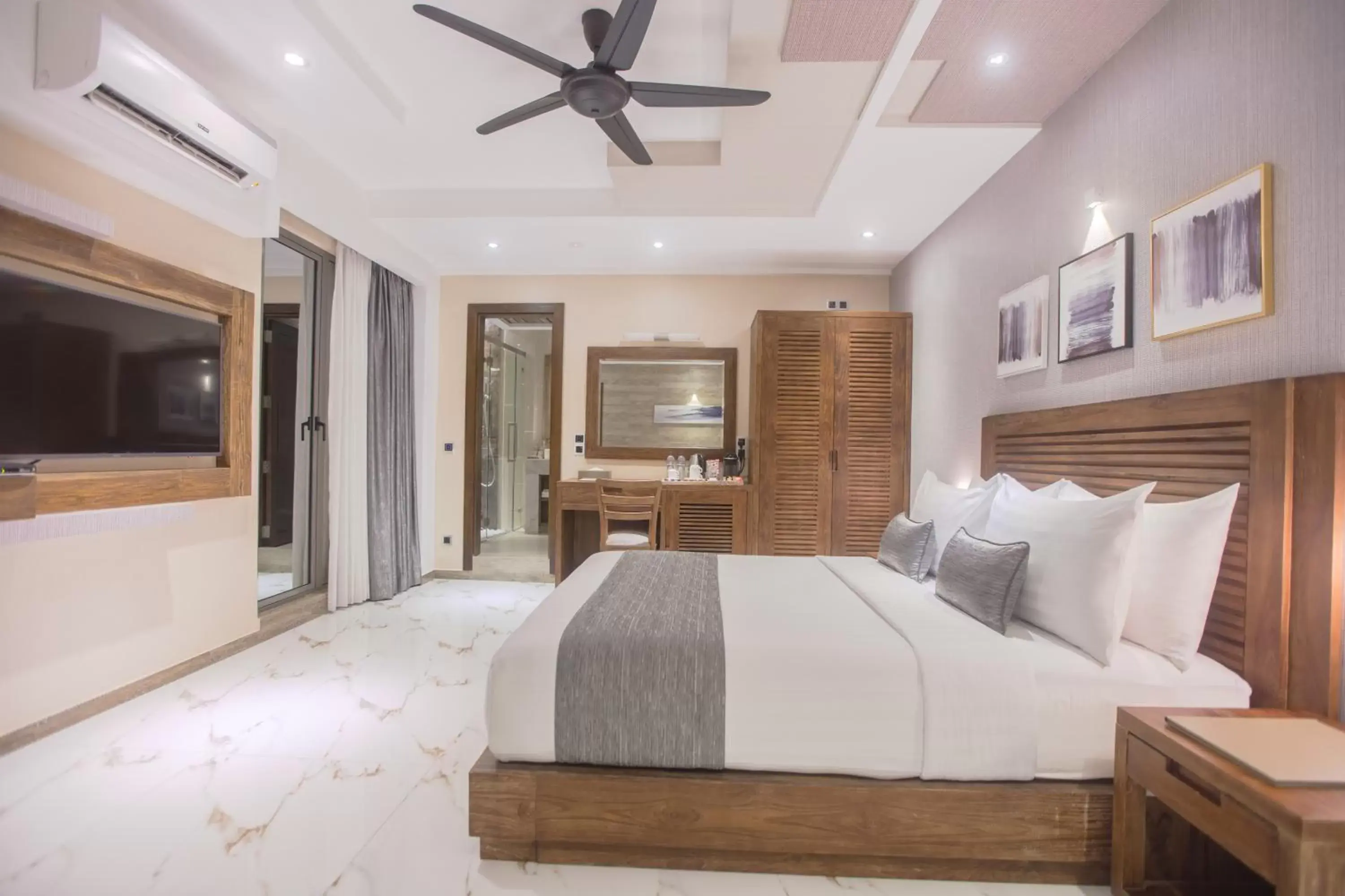 Samann Suite with Balcony (Free Return Airport Transfer) in Samann Grand Samann Suite with Balcony (Free Return Airport Transfer) in Samann Grand