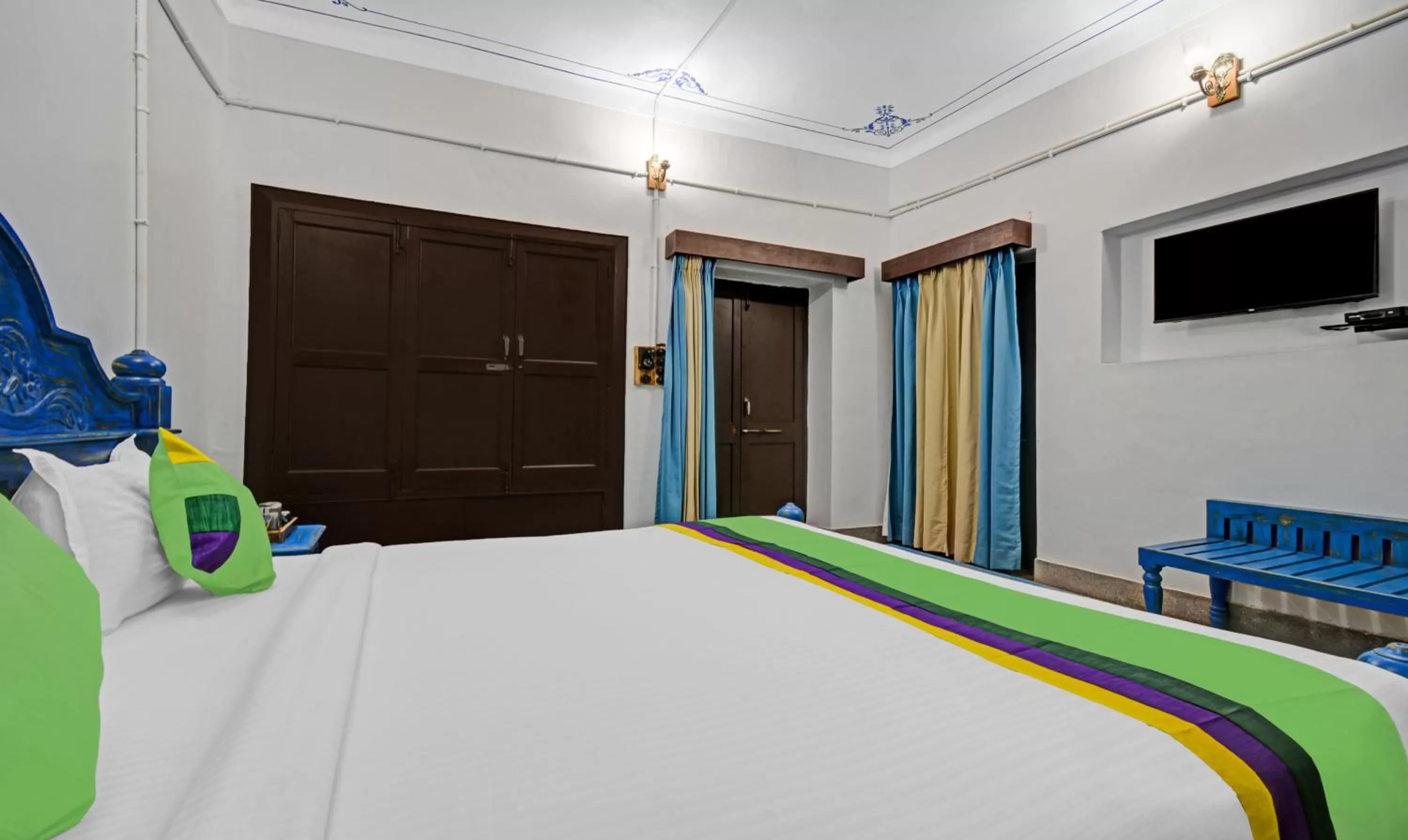 Bed in Treebo The Regal House, Near Fateh Sagar Lake