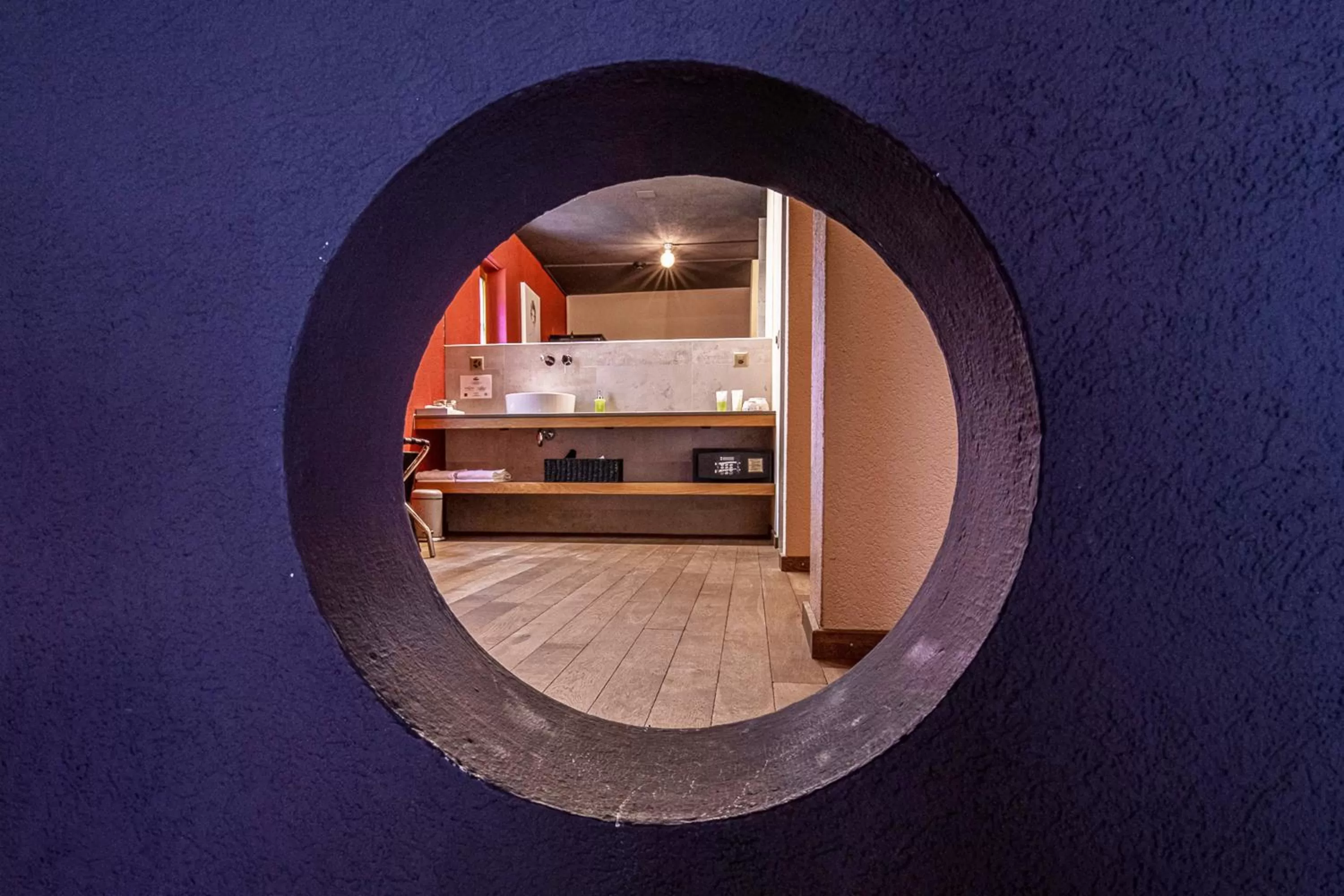 Bathroom, Bed in Hirschen Erlinsbach Swiss Quality