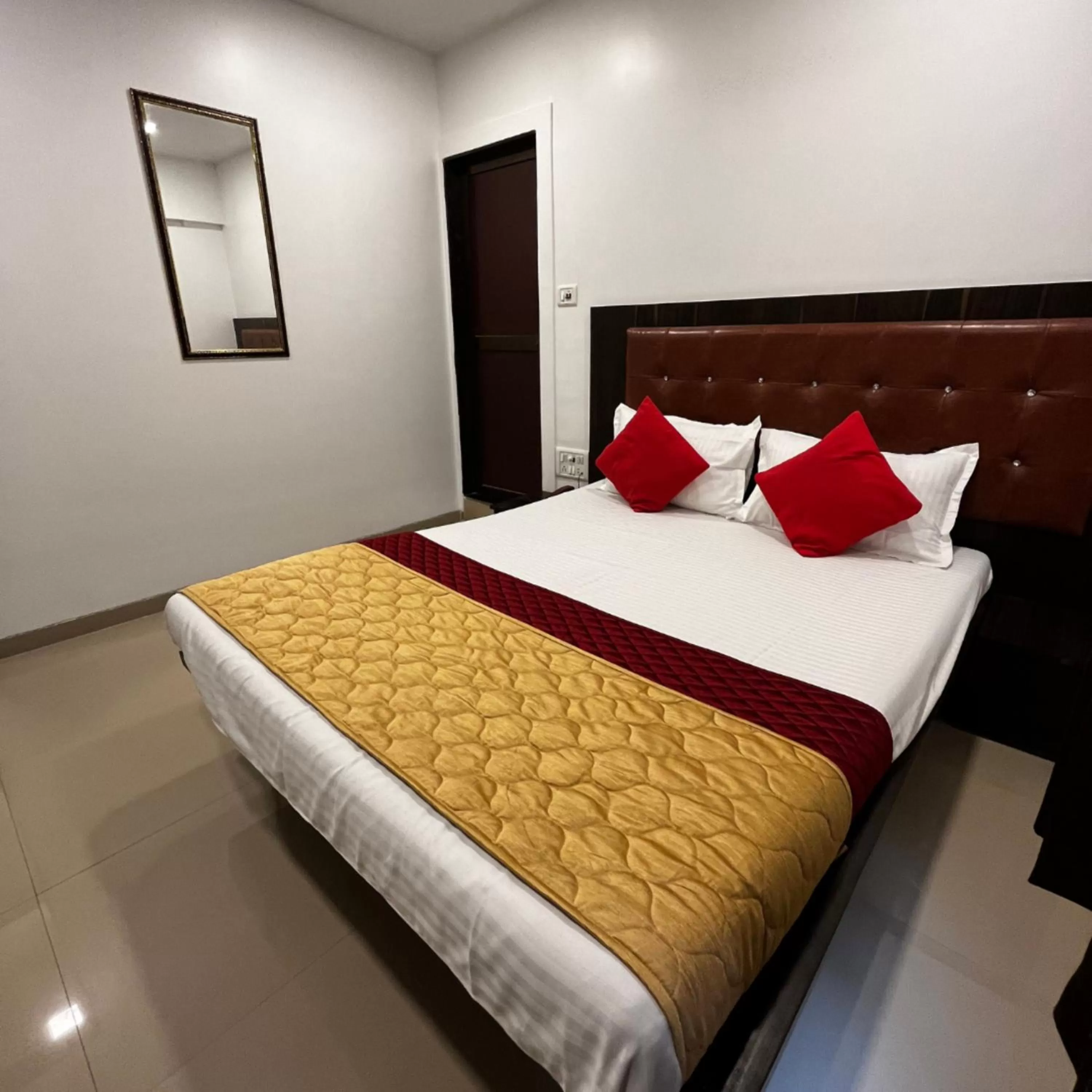 Bedroom, Bed in Hotel Borivali Executive - Near Borivali Railway Station