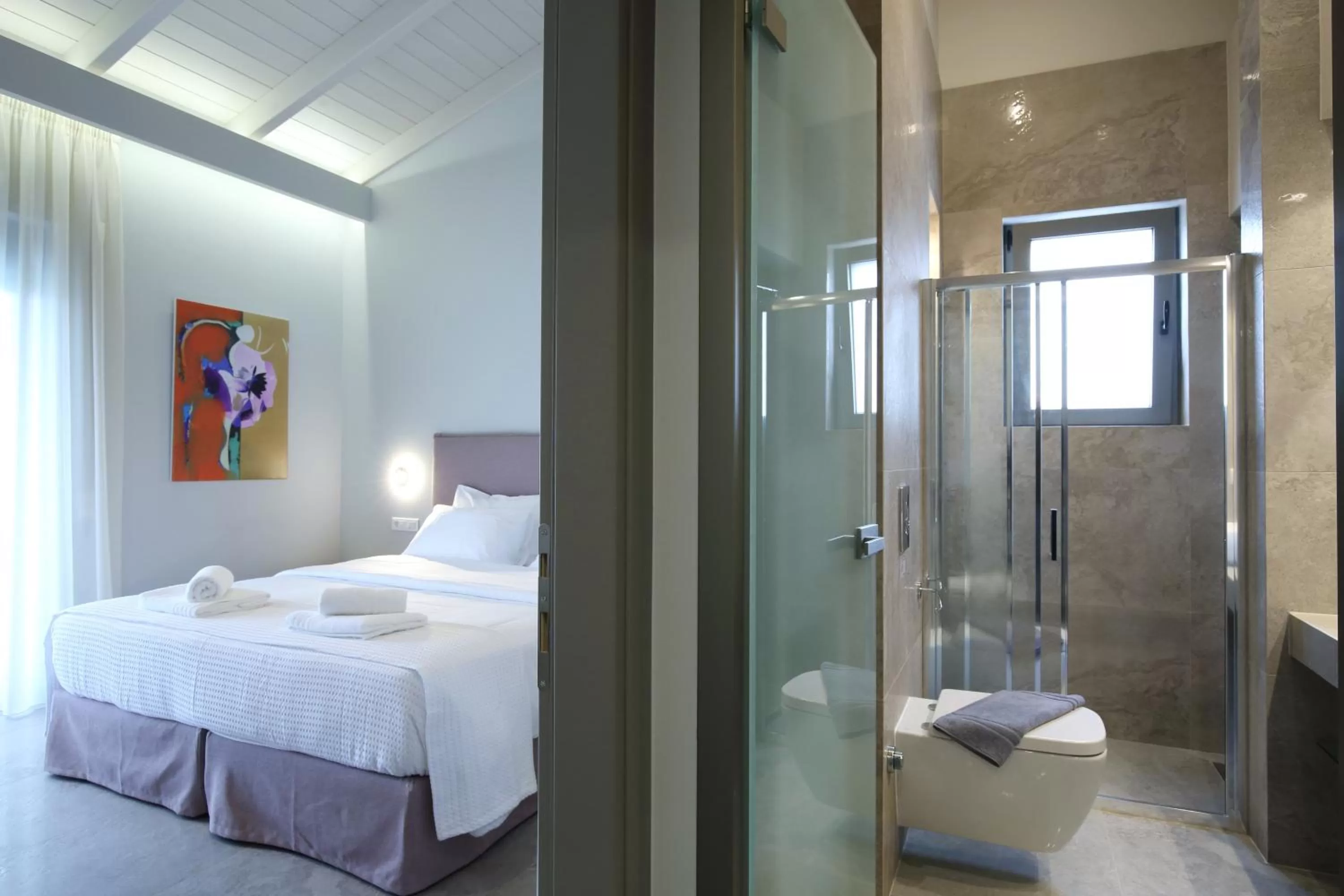 Shower, Bed in Carabella Residence