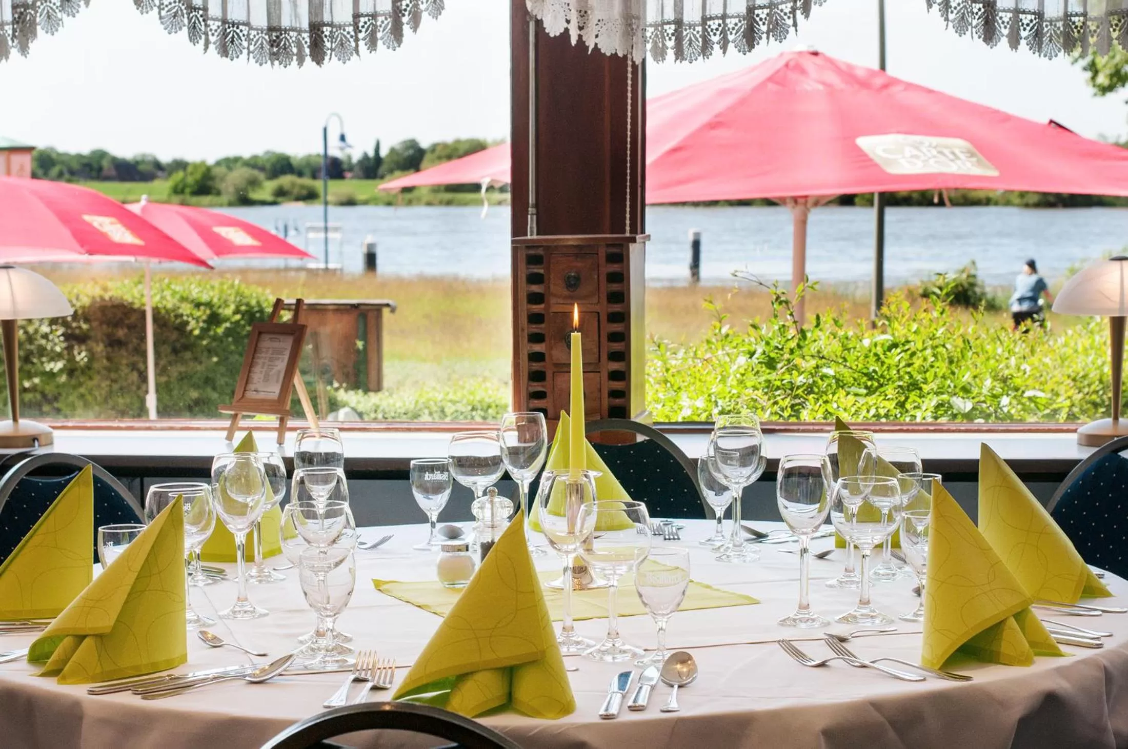 Restaurant/places to eat in Hotel Elbblick Garni