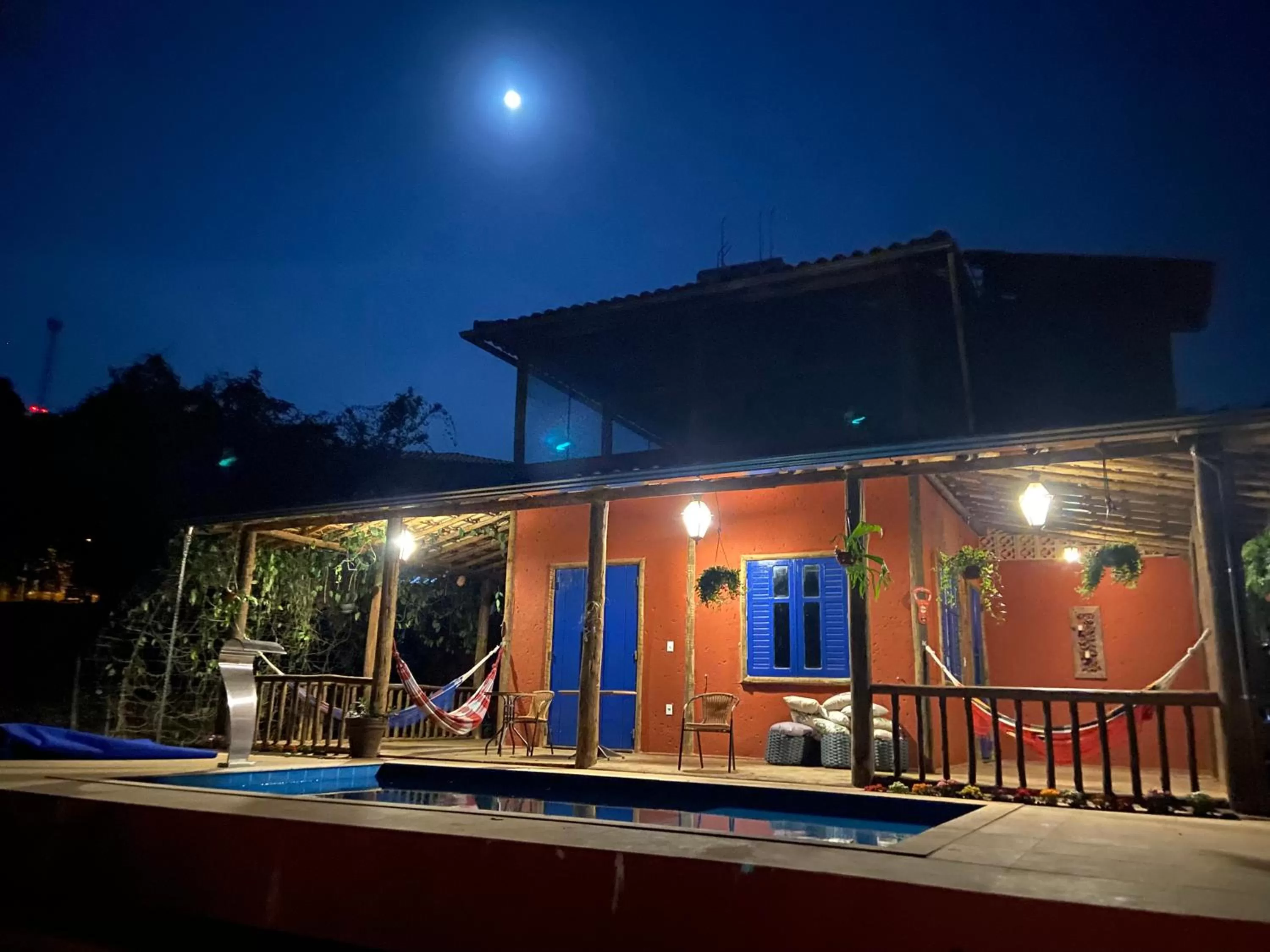 Swimming pool, Property Building in A Mi Manera Bistro, Pousada e Cervejaria Artesanal!