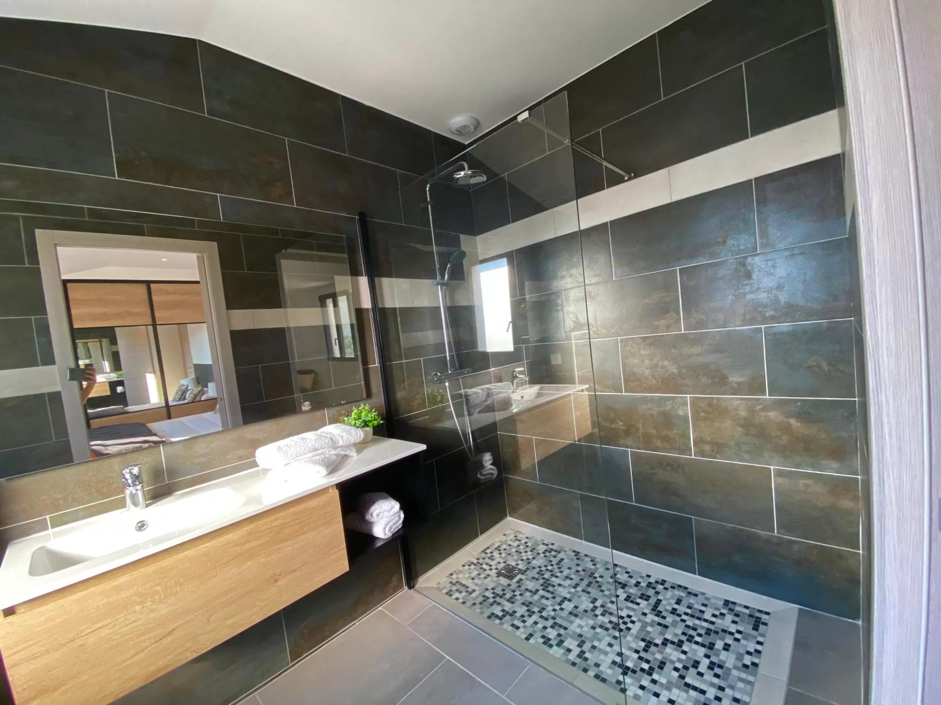 Shower in Casa u fornu Residence & Spa
