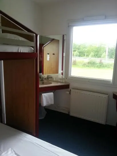 Photo of the whole room, Bed in Motel 24h Bremen