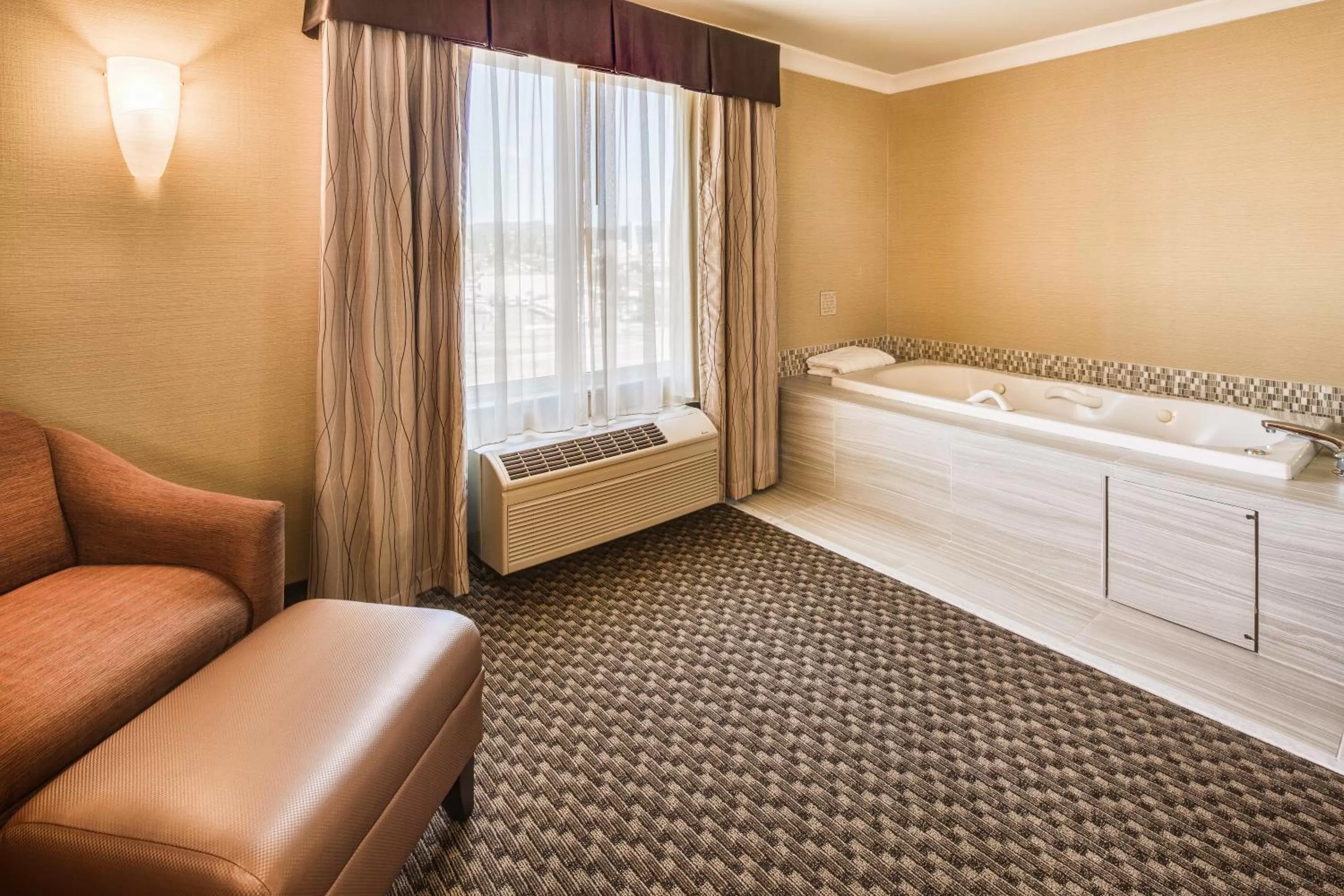 Photo of the whole room, Bed in Holiday Inn Express Castro Valley - I-580 by IHG