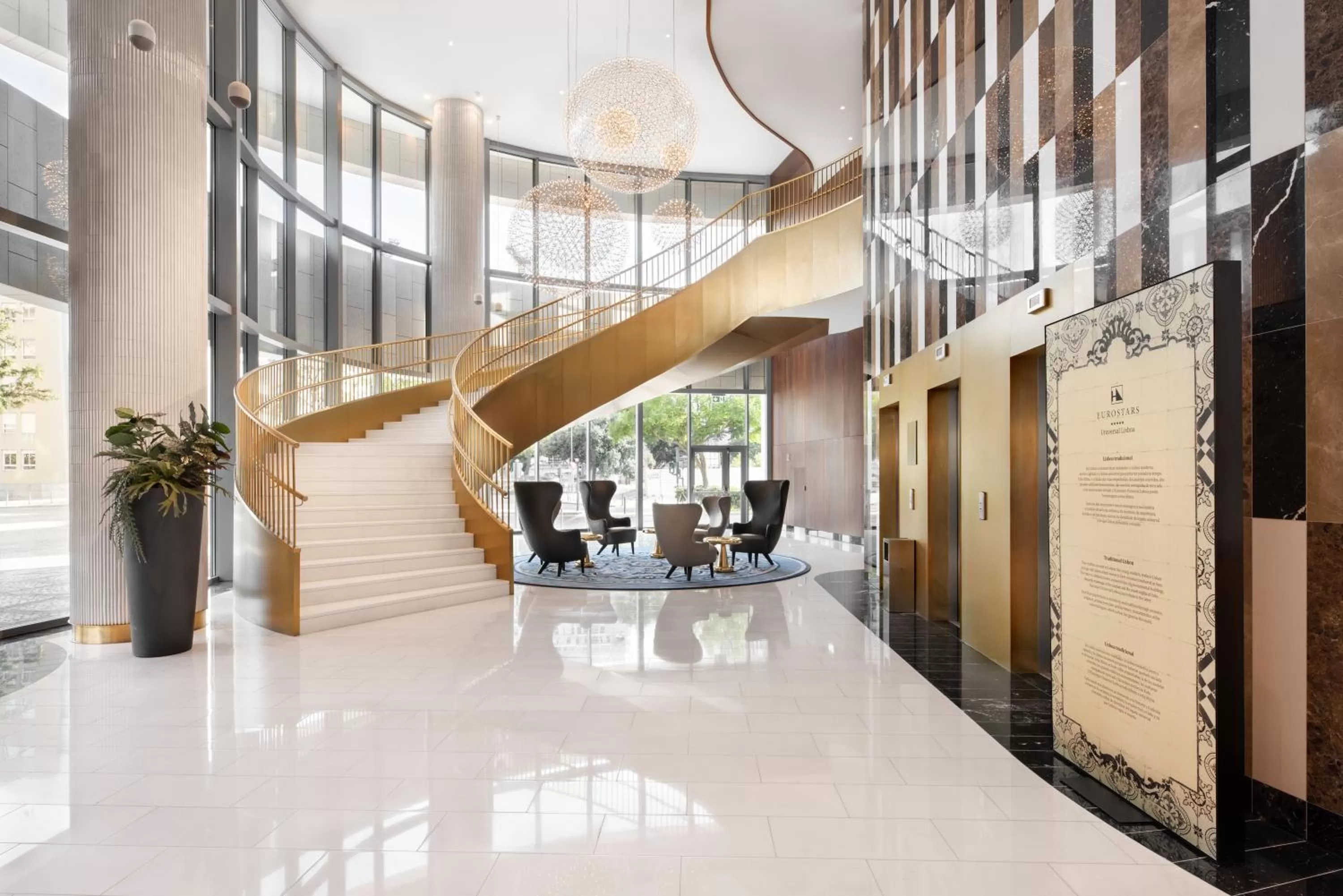 Lobby or reception in Eurostars Universal Lisboa