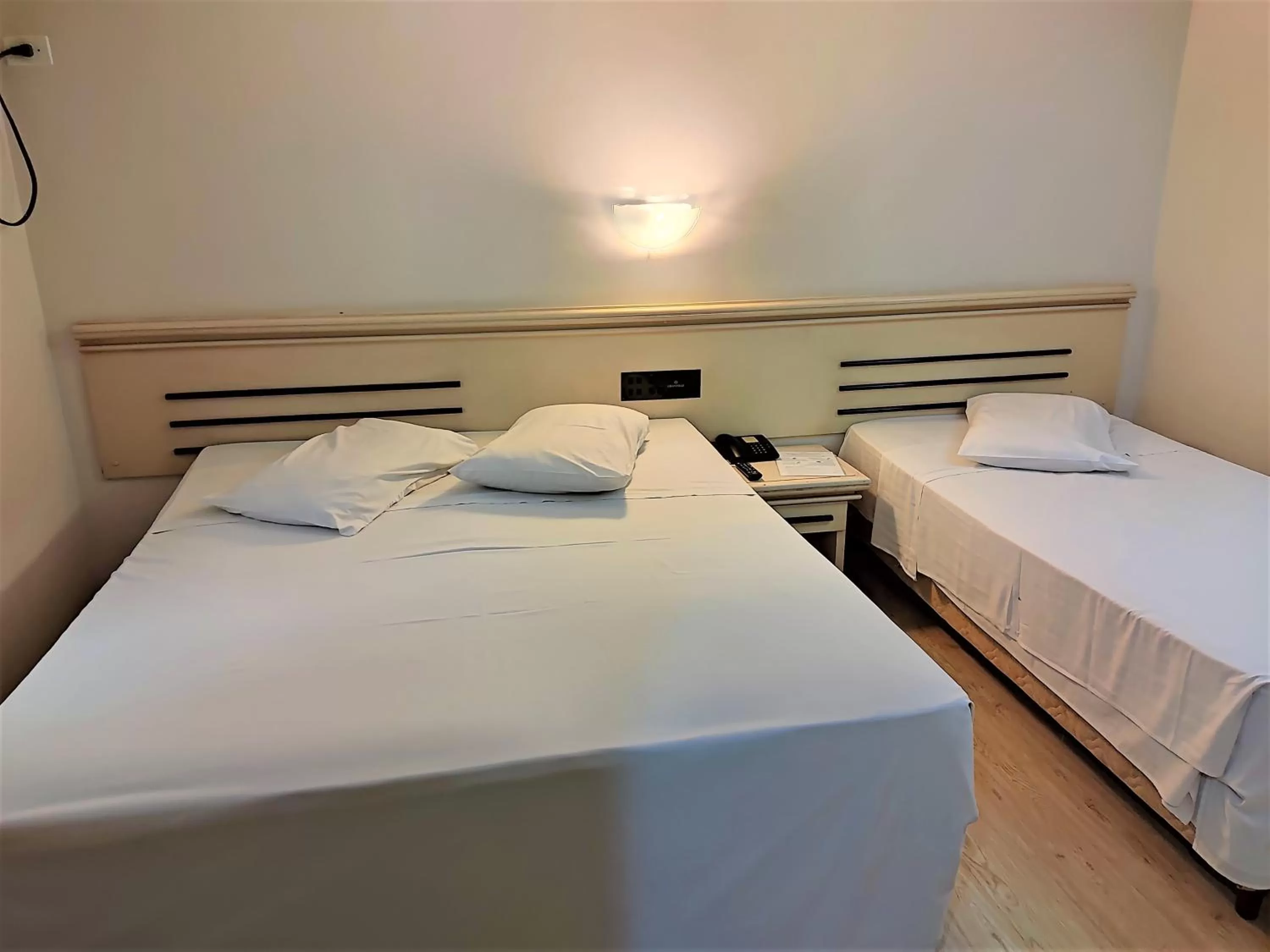 Bedroom, Bed in Granville Hotel