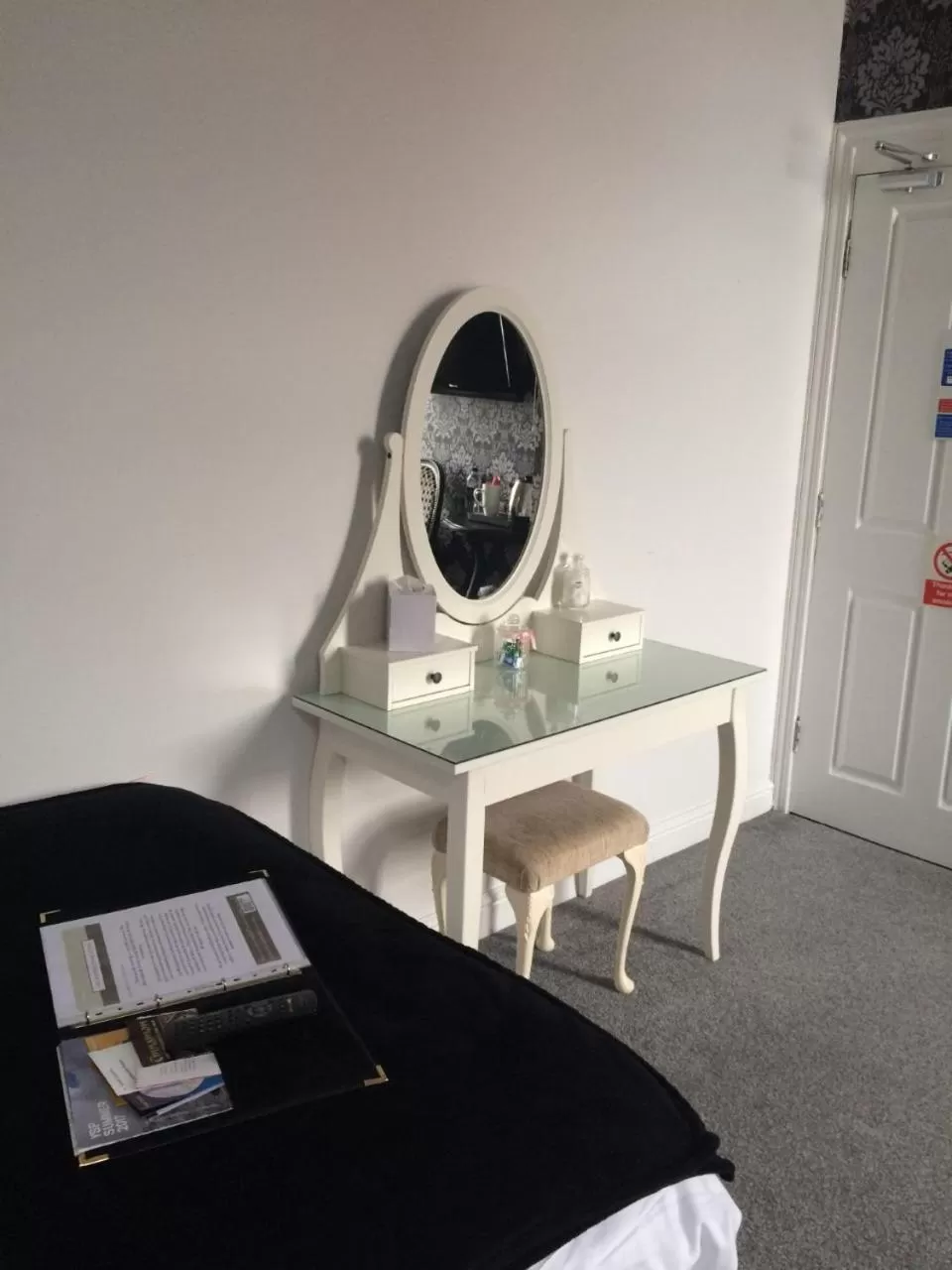 Bedroom in The Whittington and Cat