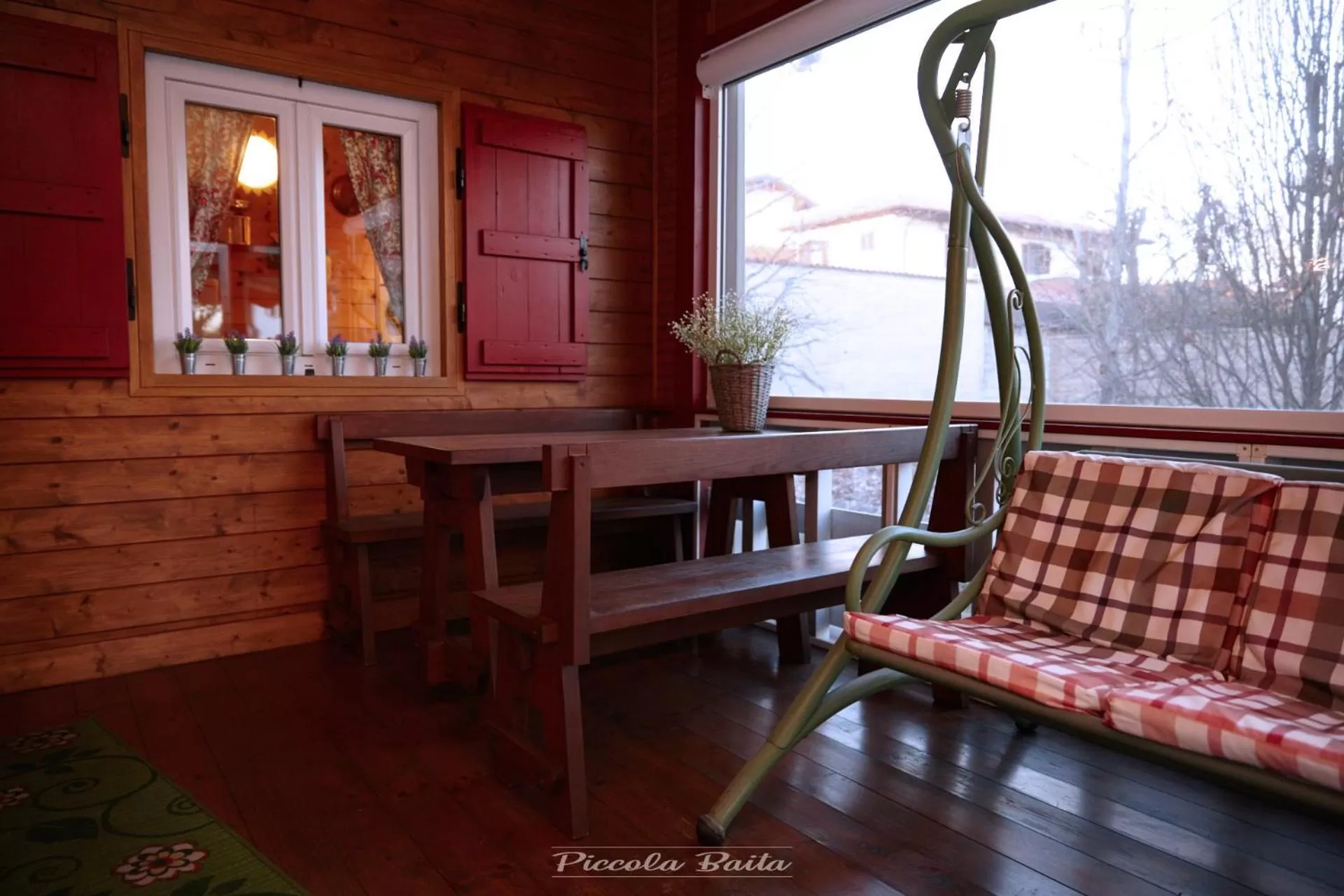 Patio in piccola baita