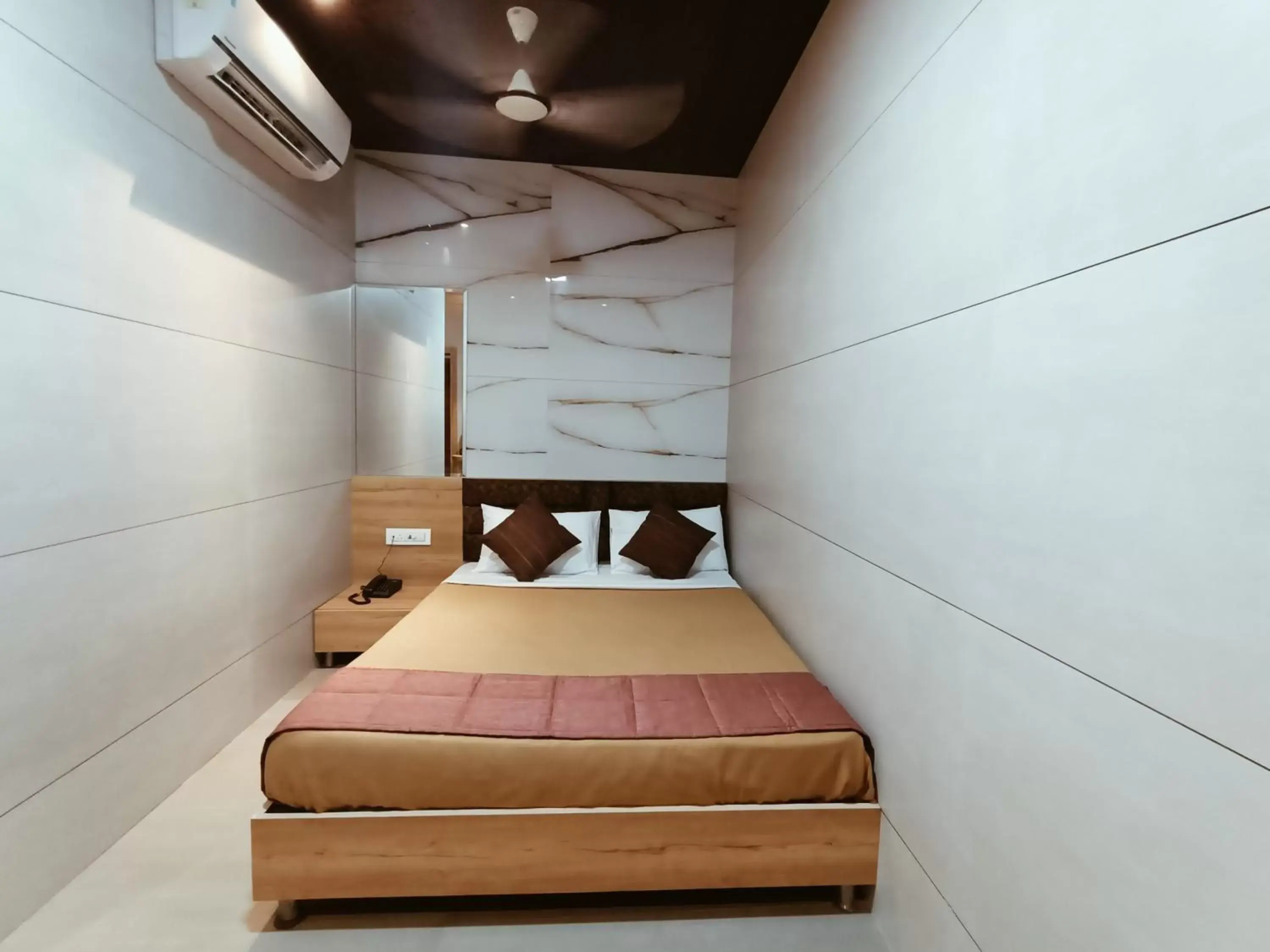 Standard Double Room in Hotel Prasad NX Standard Double Room in Hotel Prasad NX