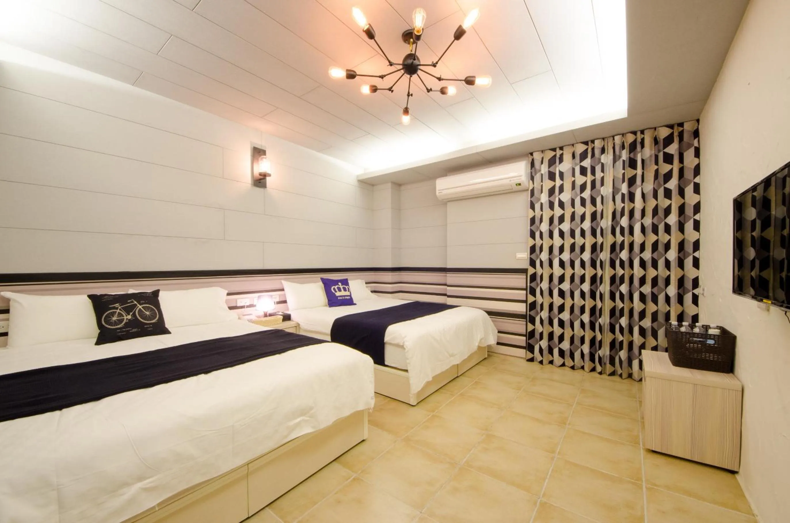 bunk bed, Bed in Successful 168 B&B