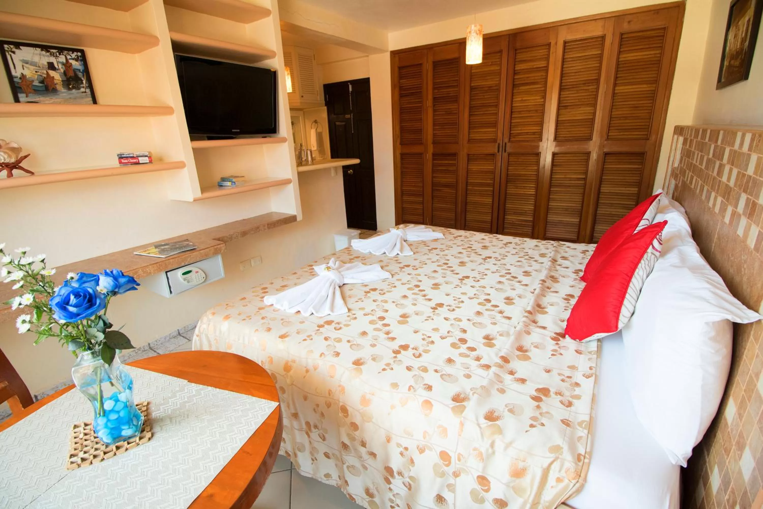 Bed in Hotel Bucaneros Isla Mujeres