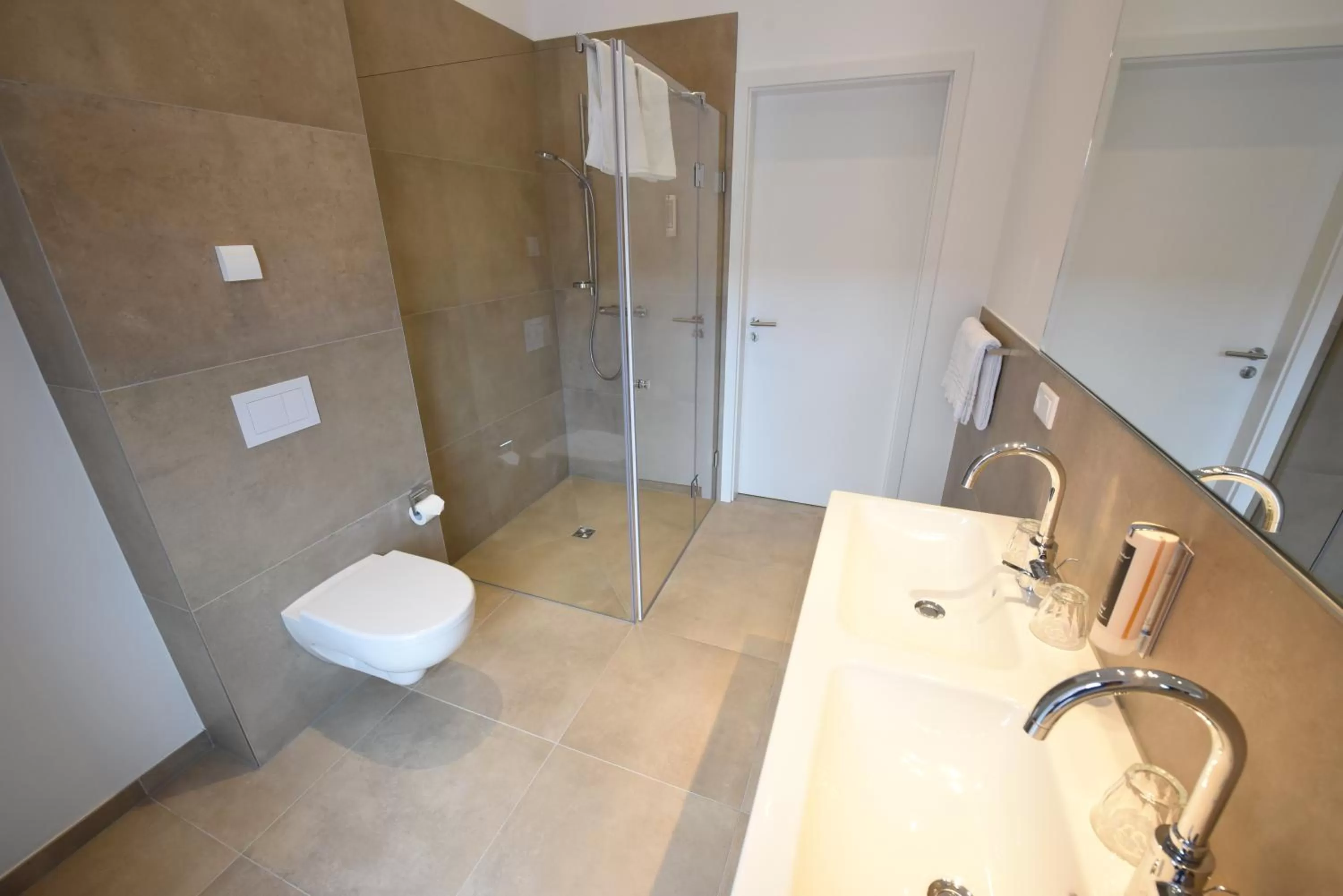 Bathroom in Steverbett Hotel