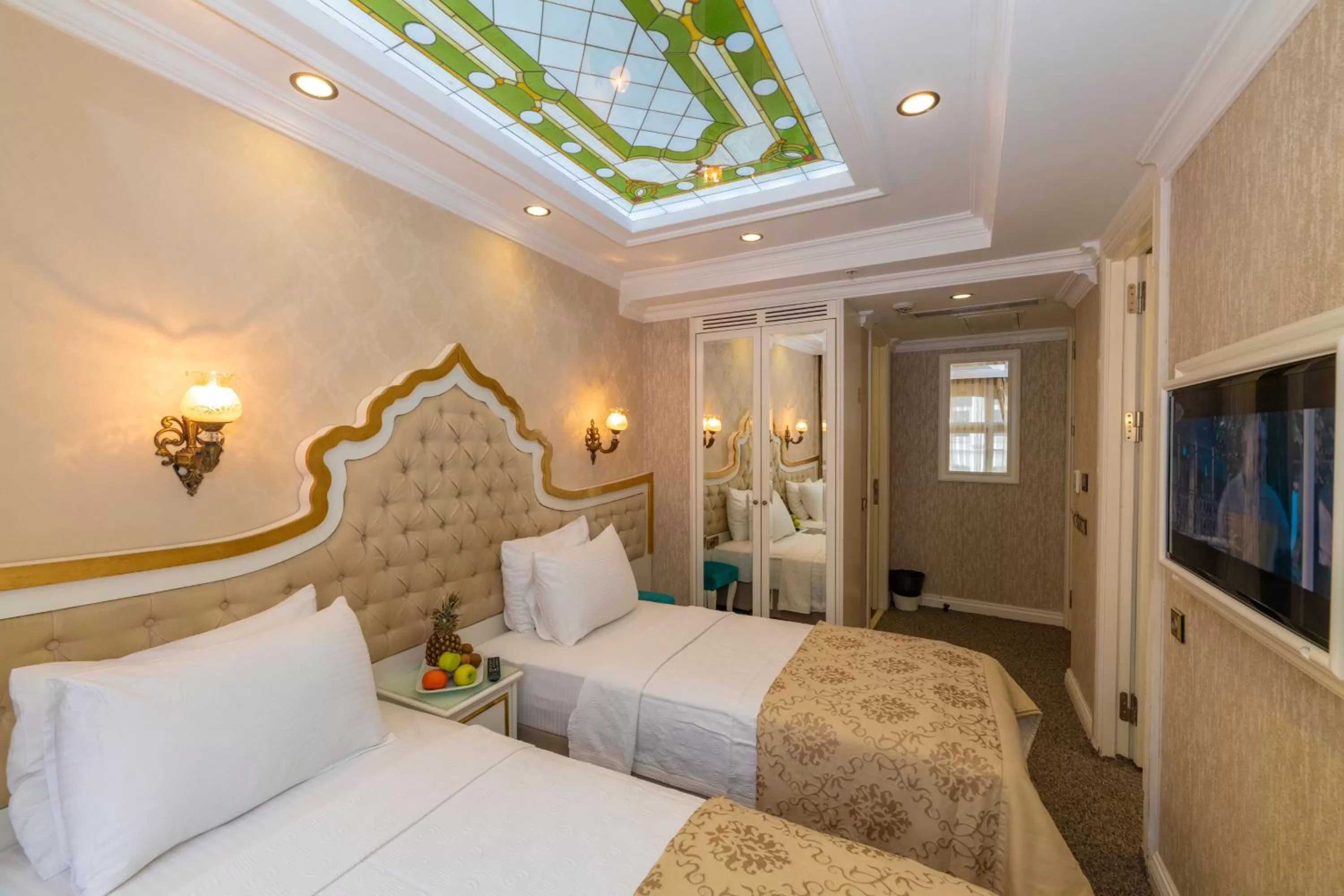 Photo of the whole room, Bed in Alpek Hotel