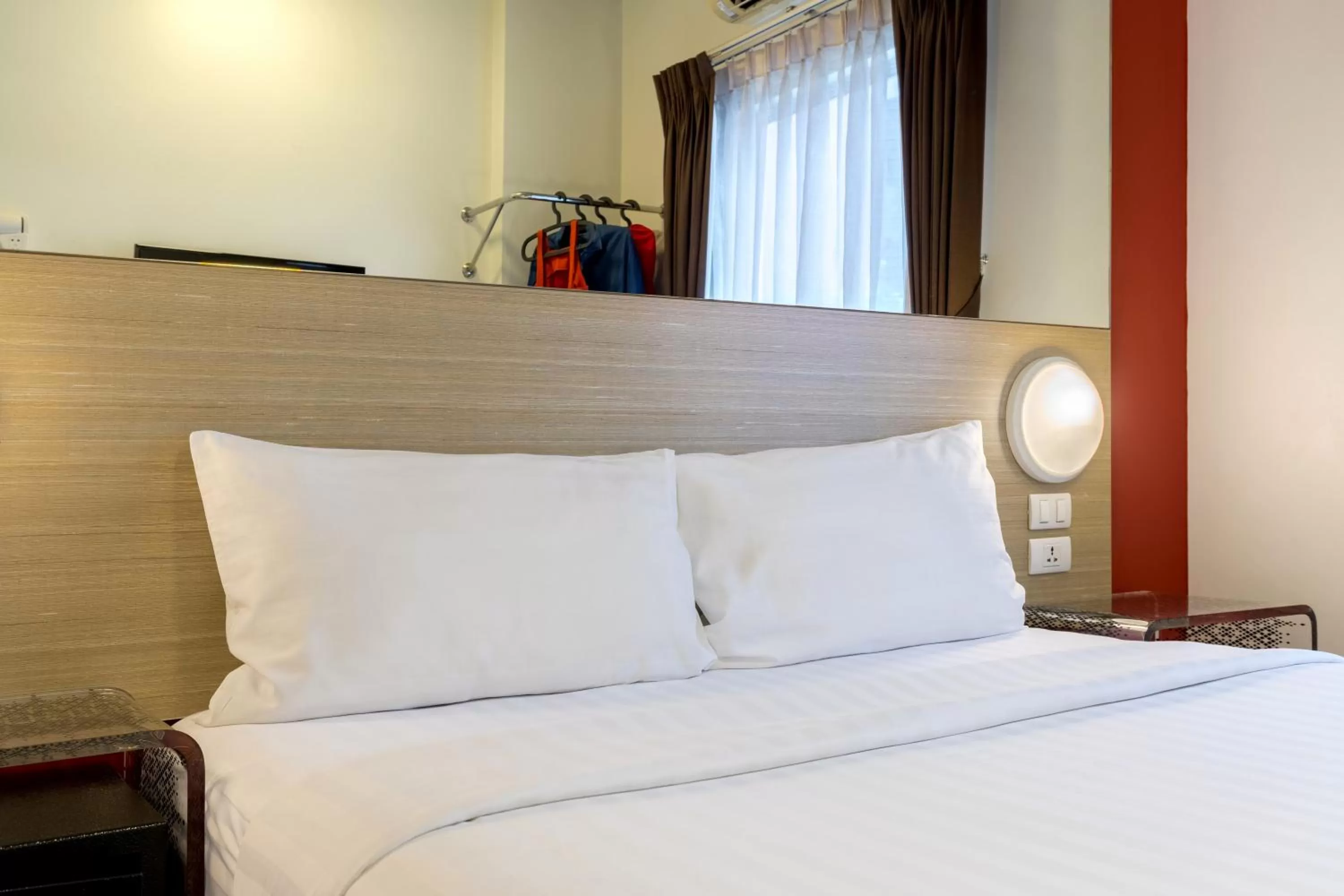 Bed in Easy Planet Bangkok Asoke