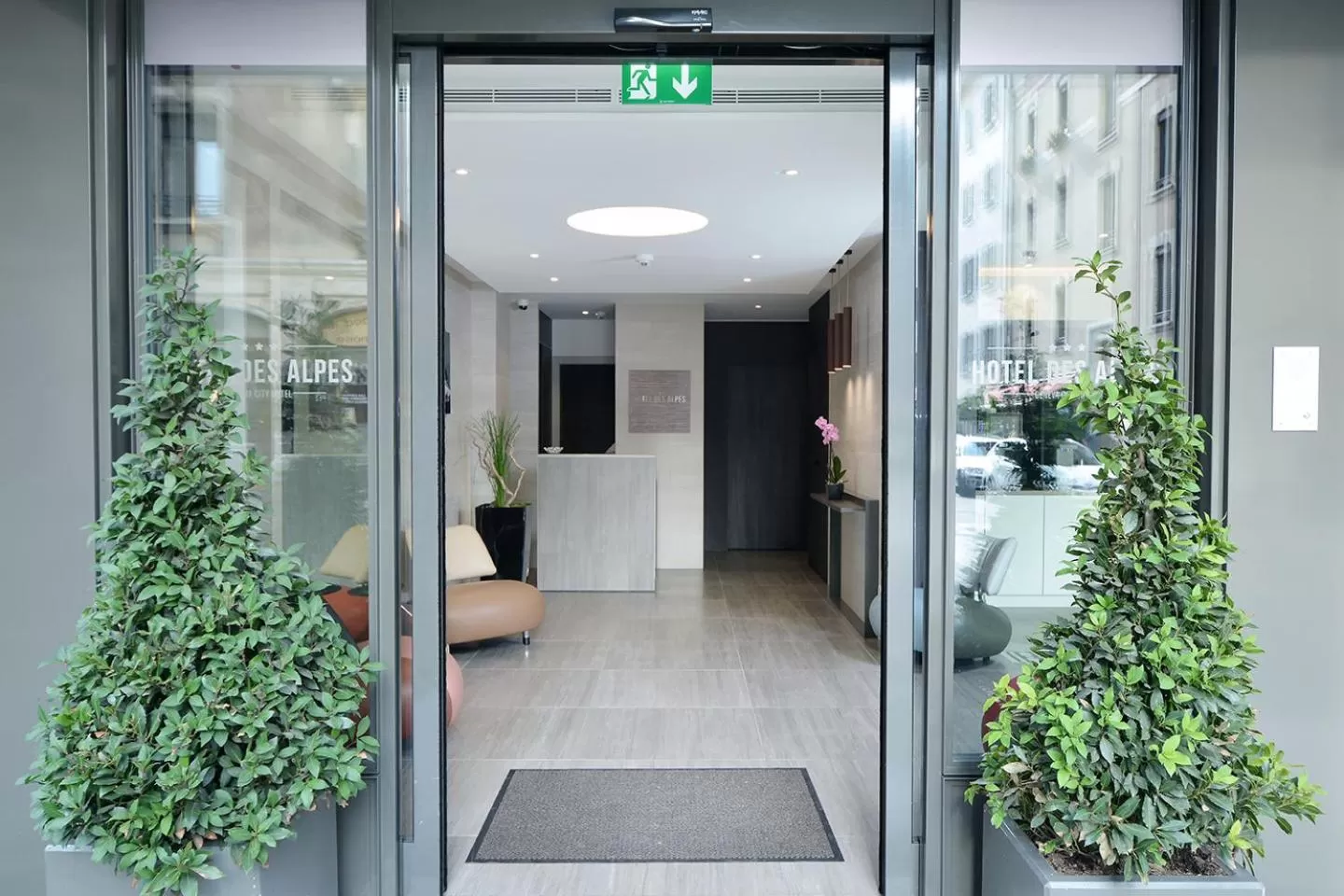 Facade/entrance in Hotel des Alpes