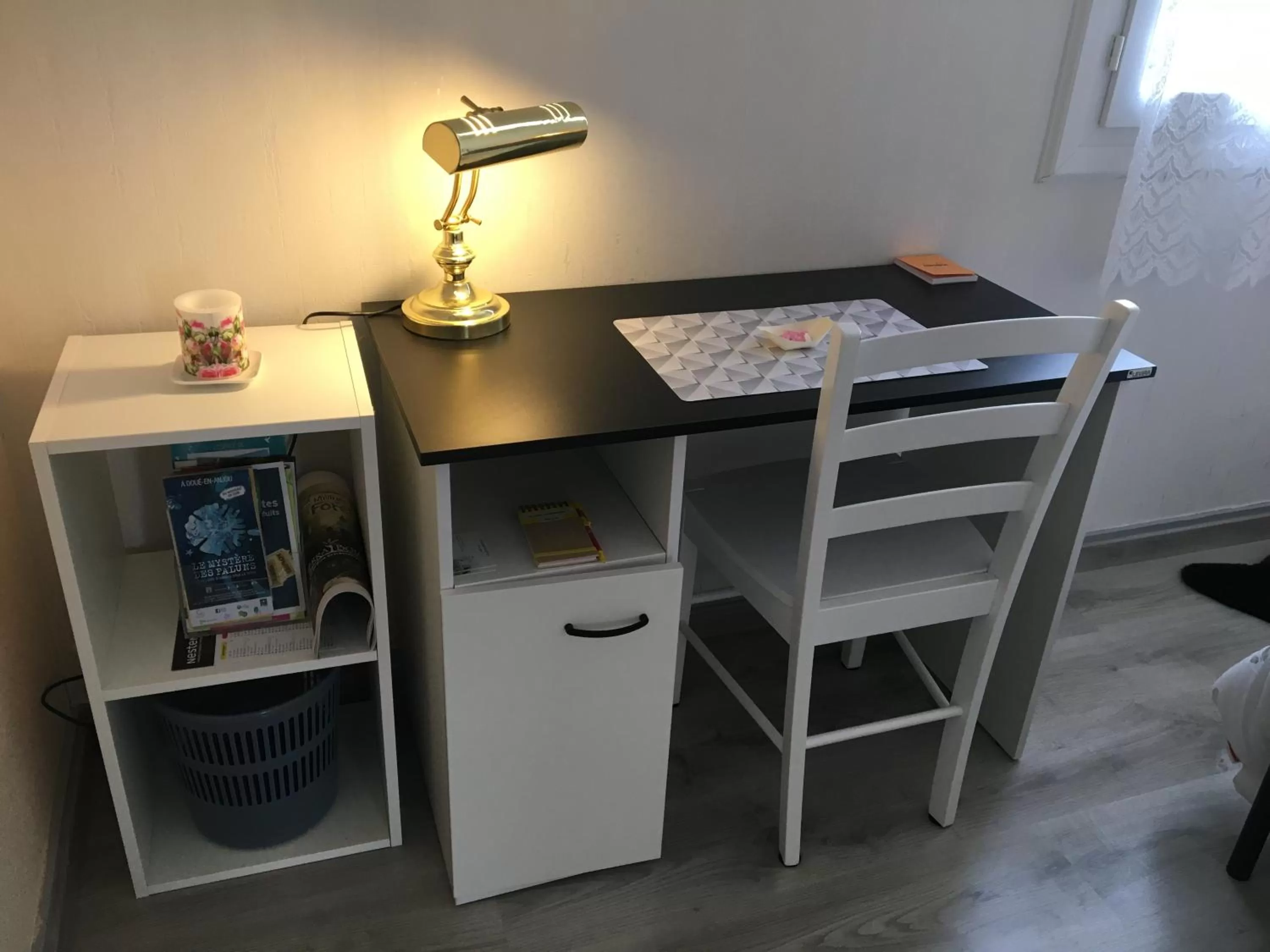 Seating area in « Chez Annie »