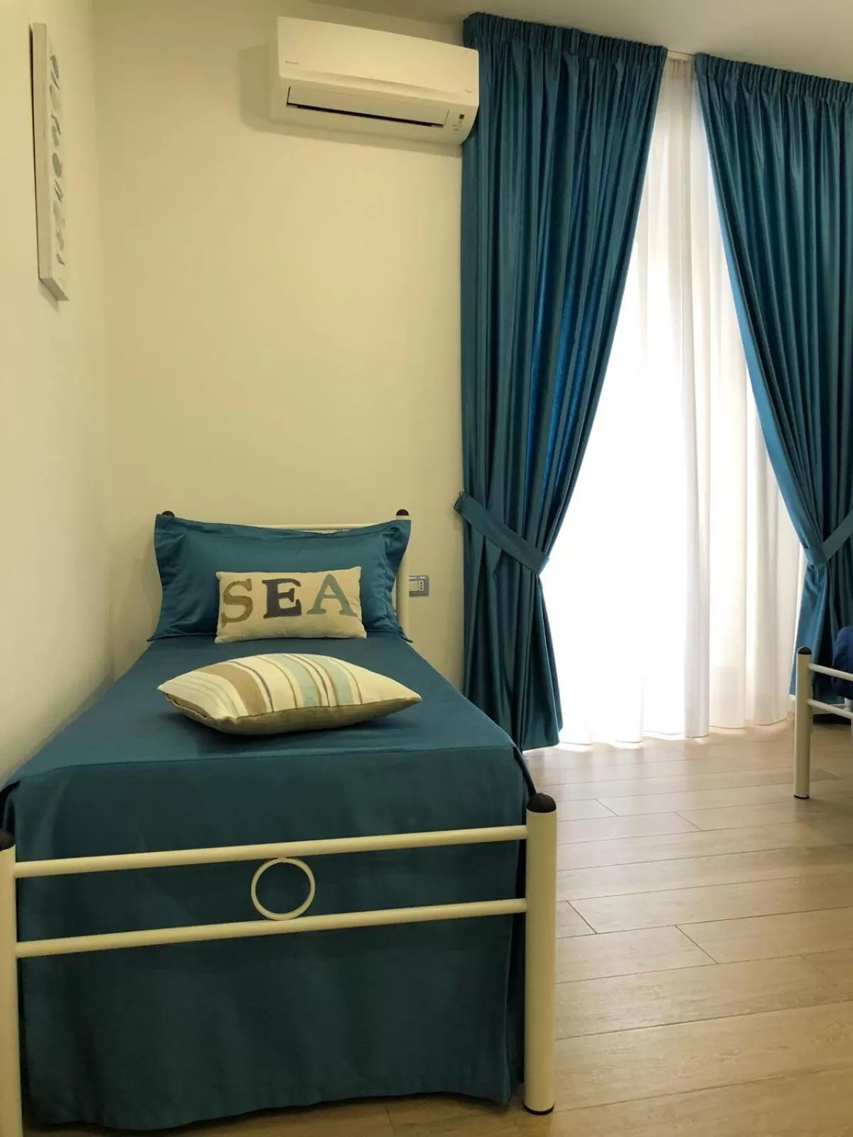 Property building, Bed in Antica Capri