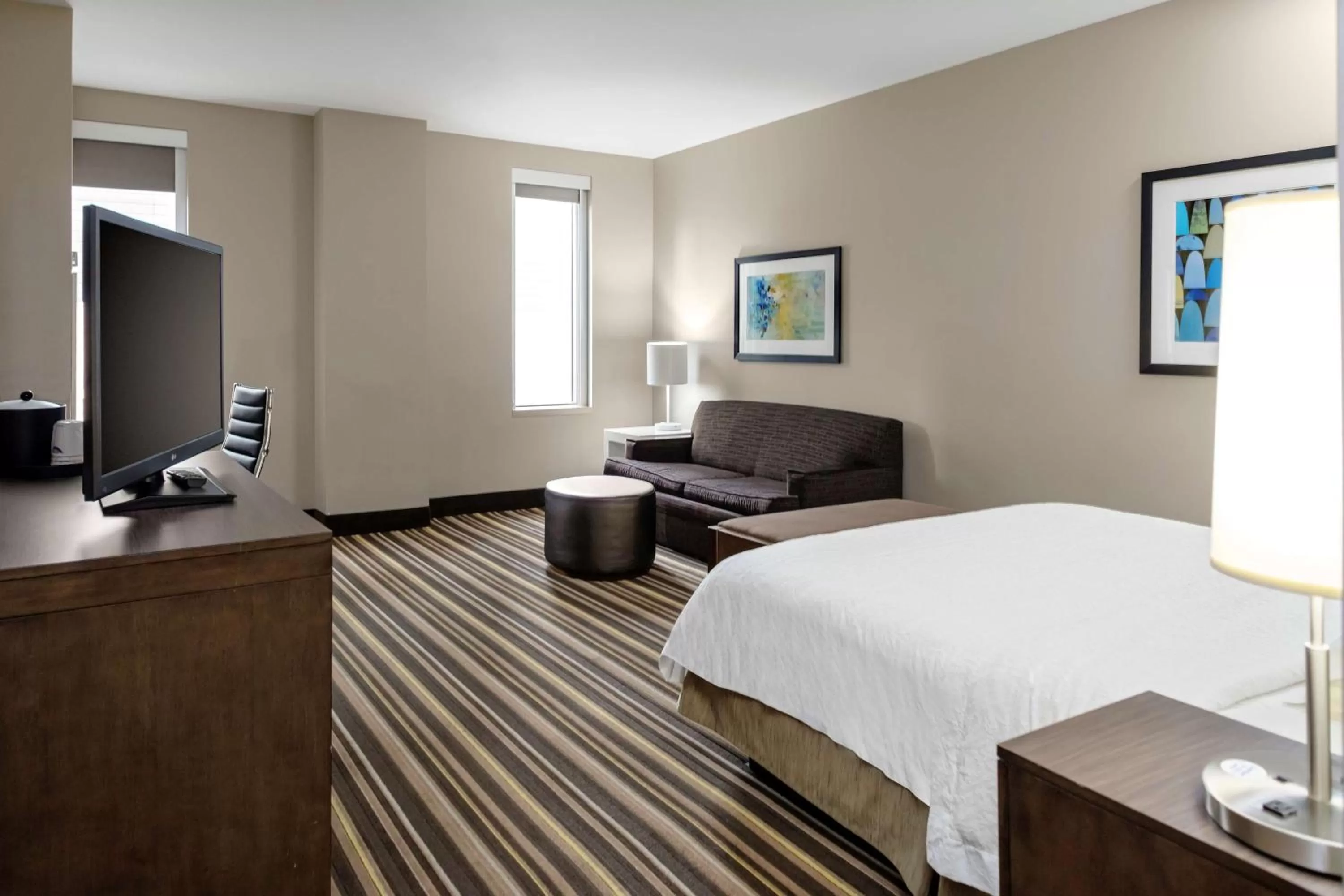 King Room with Roll-In Shower - Disability Access in Hampton Inn & Suites Denver Downtown Convention Center