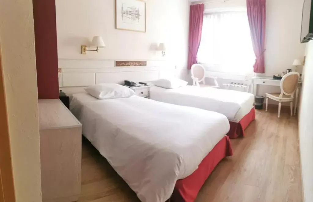 Superior Twin Room in Hotel des Horlogers Superior Twin Room in Hotel des Horlogers