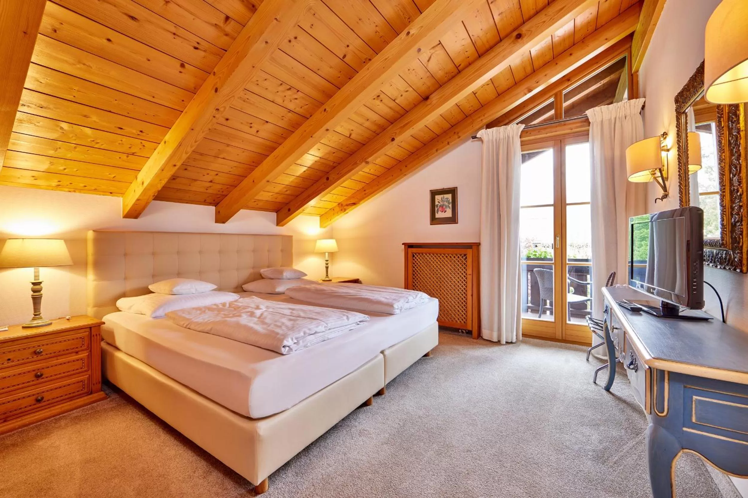 Bed in Hotel Zugspitze