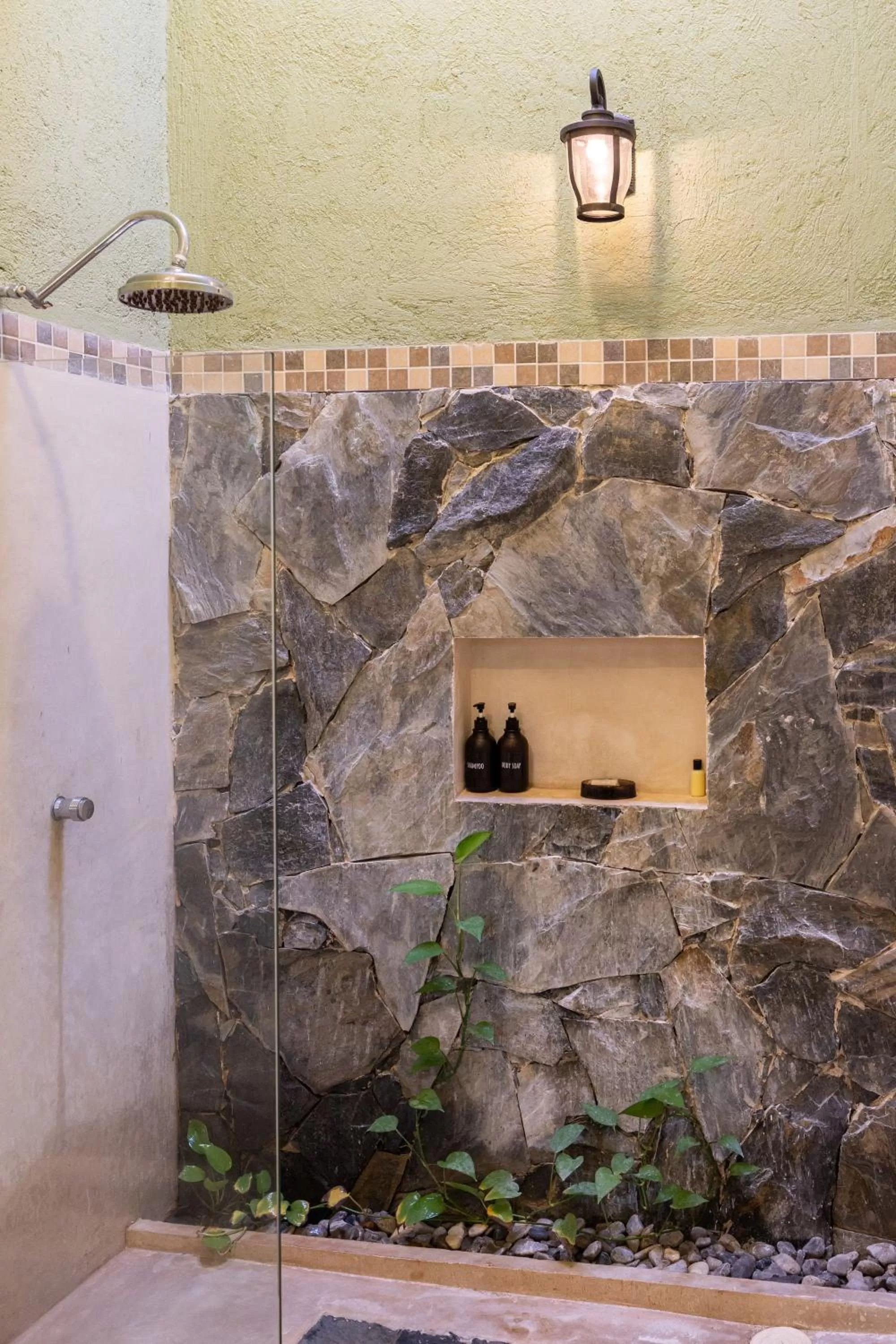 Shower in Casa Dos Lirios Hotel Boutique