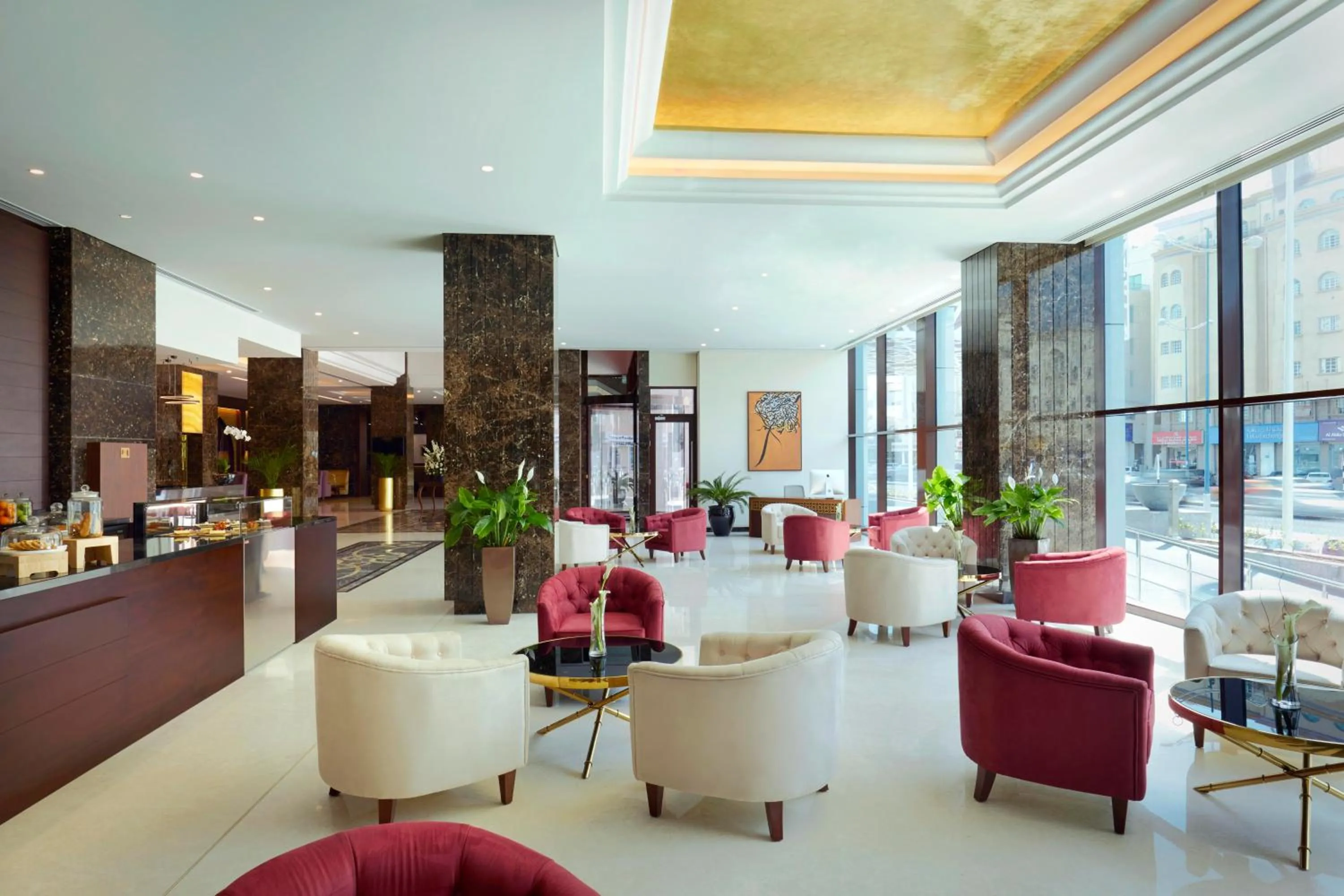Lobby or reception in Royal Tulip Muscat