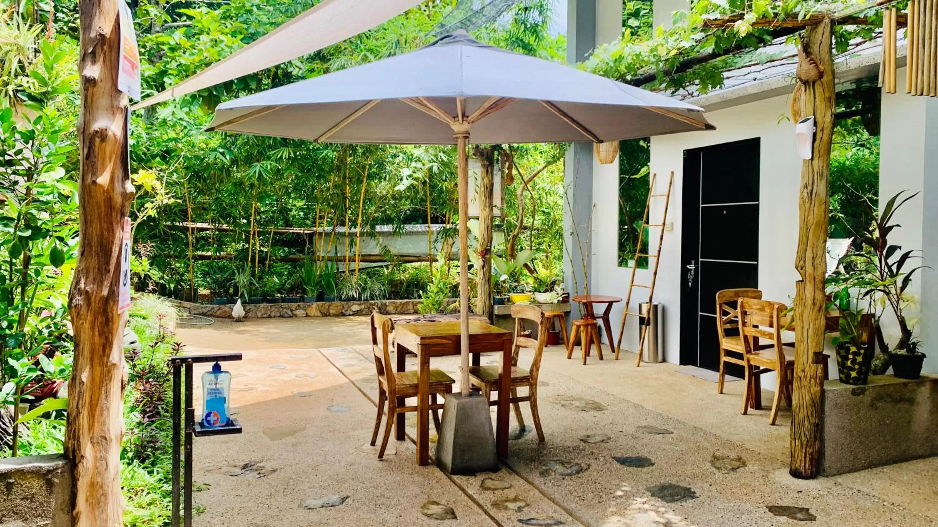 Patio in Hidden of Cailan Inn