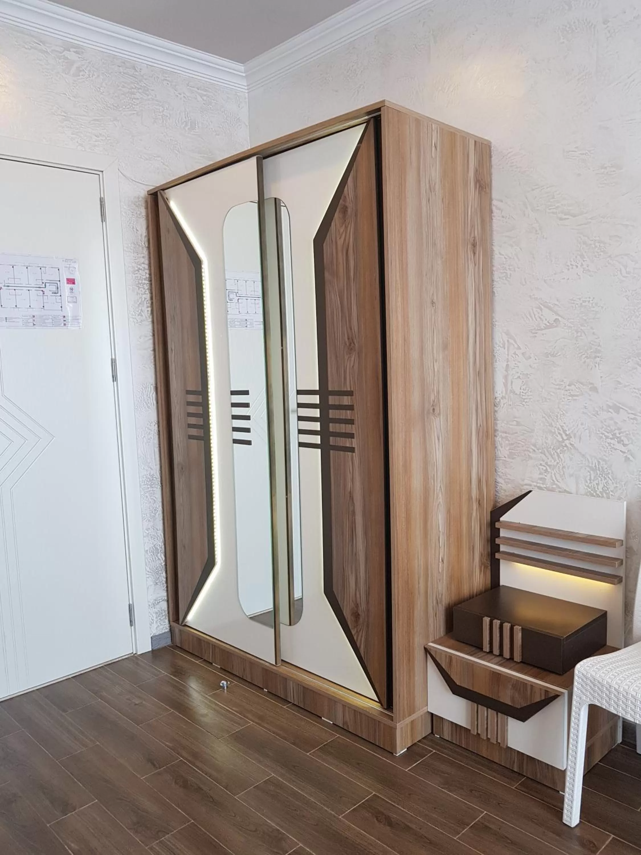 Balcony/Terrace, Bathroom in Hotel Royal Palace