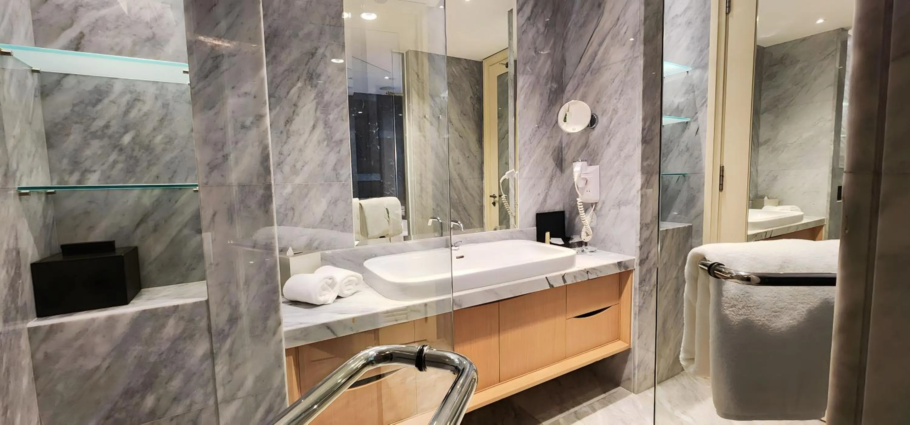 Toilet in Ascott Raffles Place Singapore